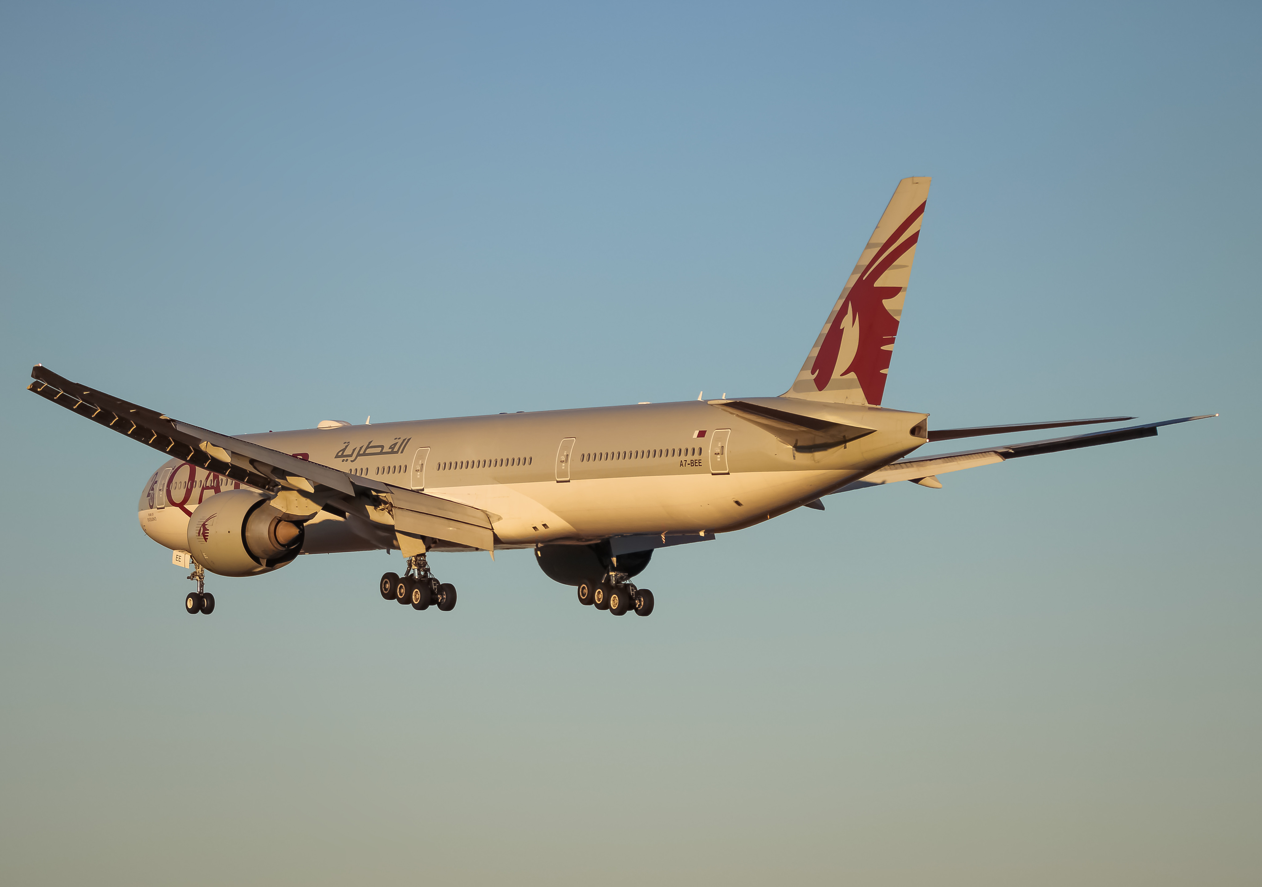 Full size: Qatar Airways Boeing 777-300ER A7-BEE at Washington Dulles International Airport