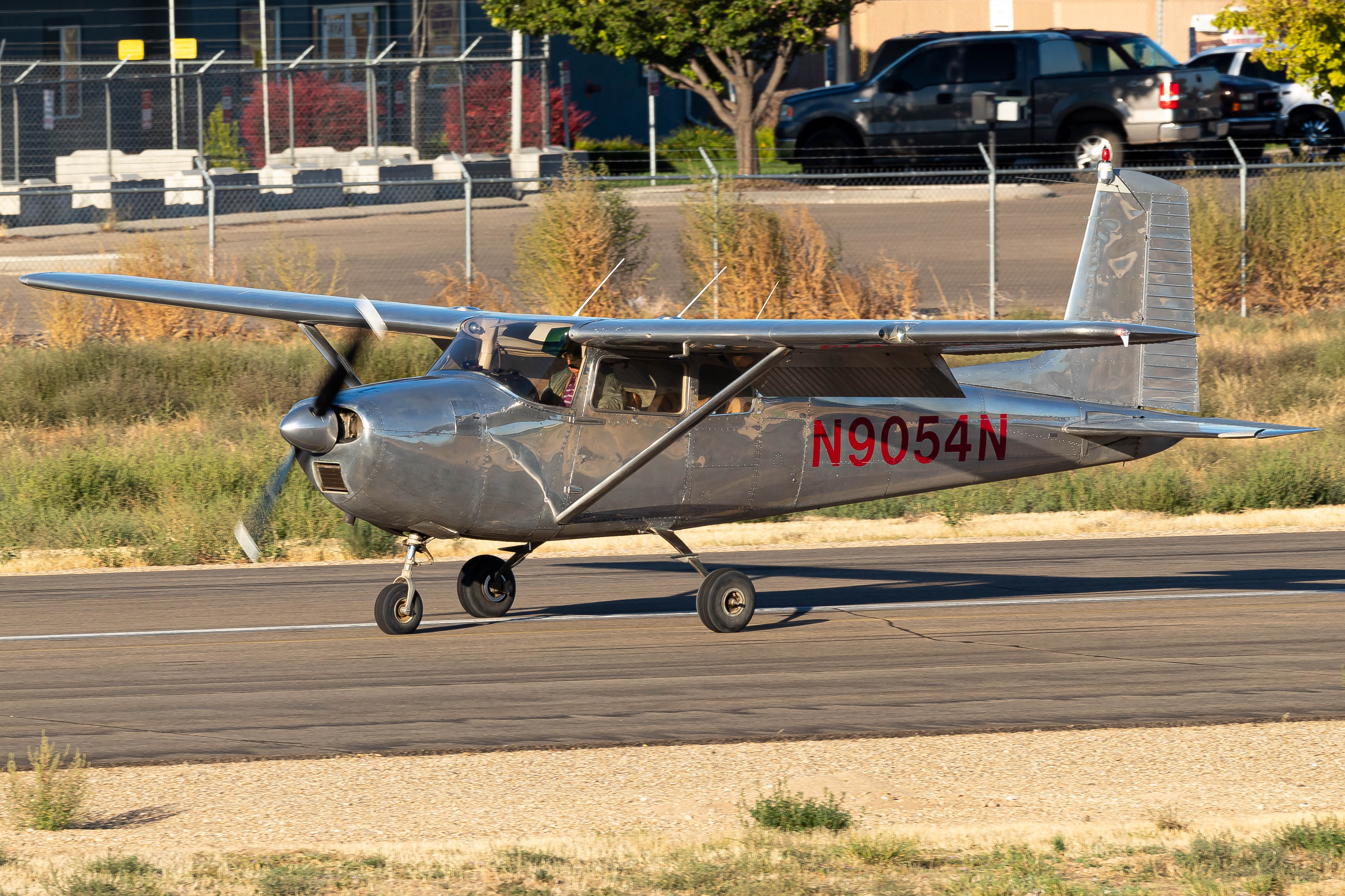 Full size: PRIVATE Cessna 182 Skylane N9054N at Nampa Municipal Airport