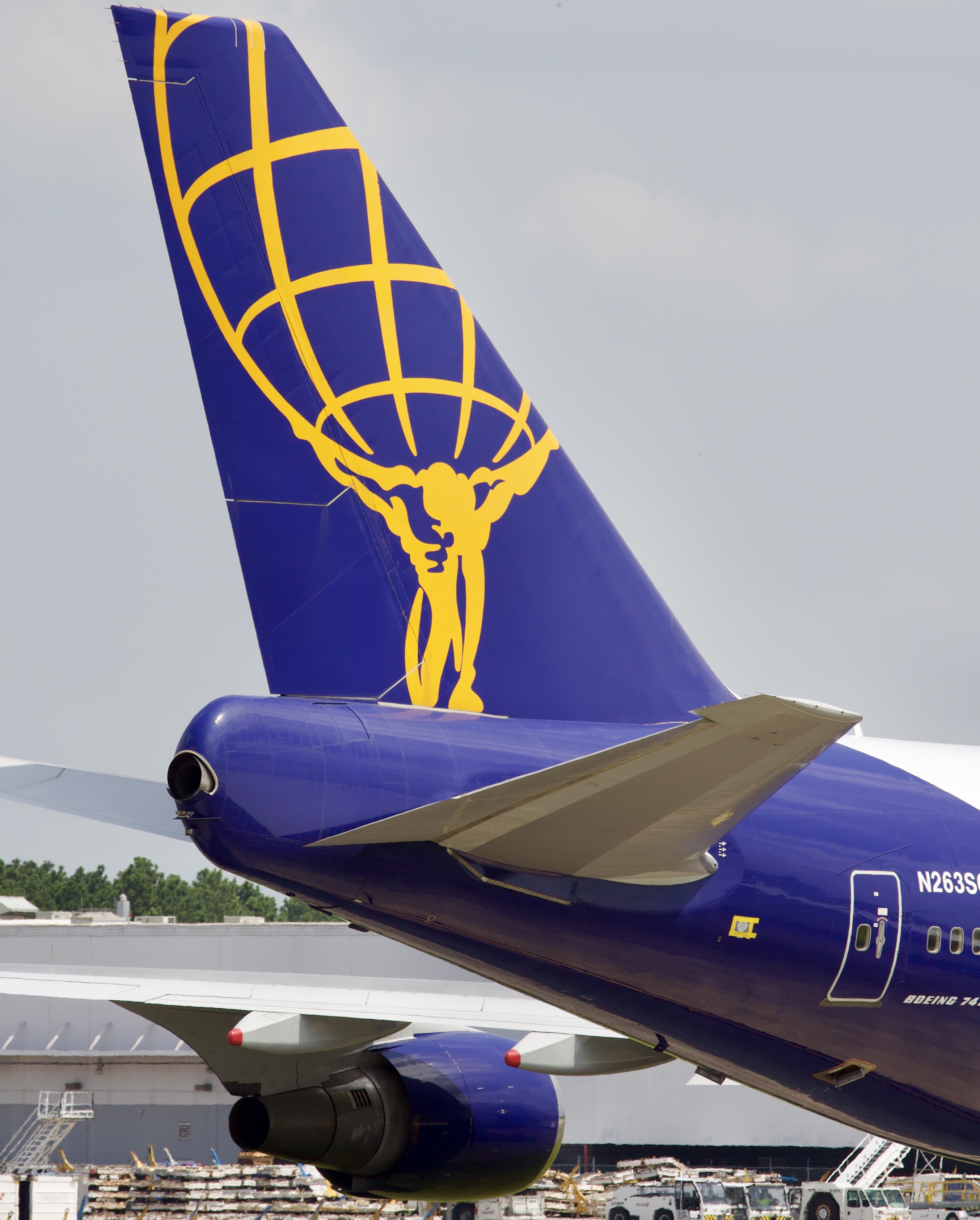 Full size: Atlas Air Boeing 747-400 N263SG at Houston-George Bush Intercontinental Airport