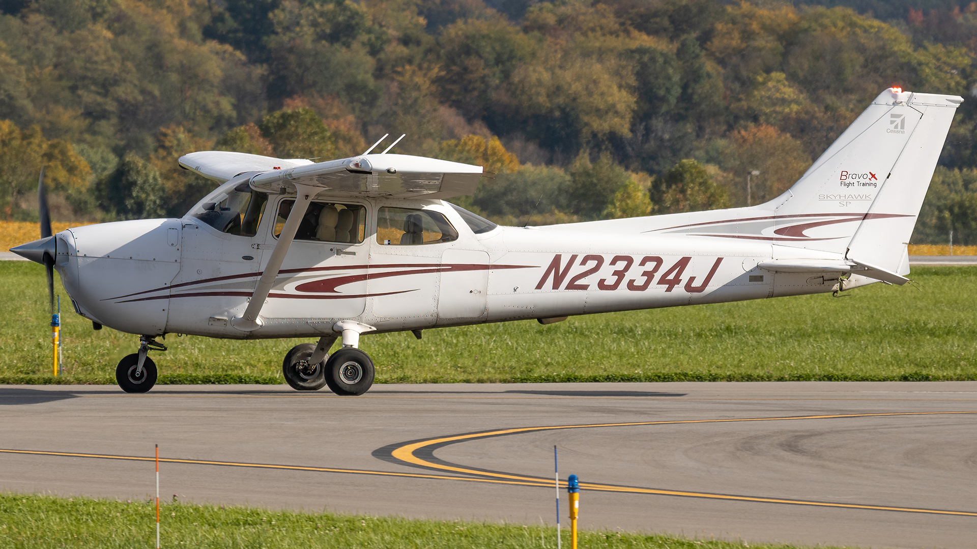 Full size: PRIVATE Cessna 172 N2334J at Frederick Municipal Airport