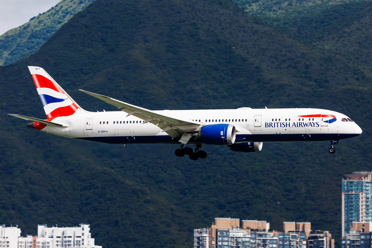 Full size: British Airways Boeing 787-9 G-ZBKA at Hong Kong International Airport