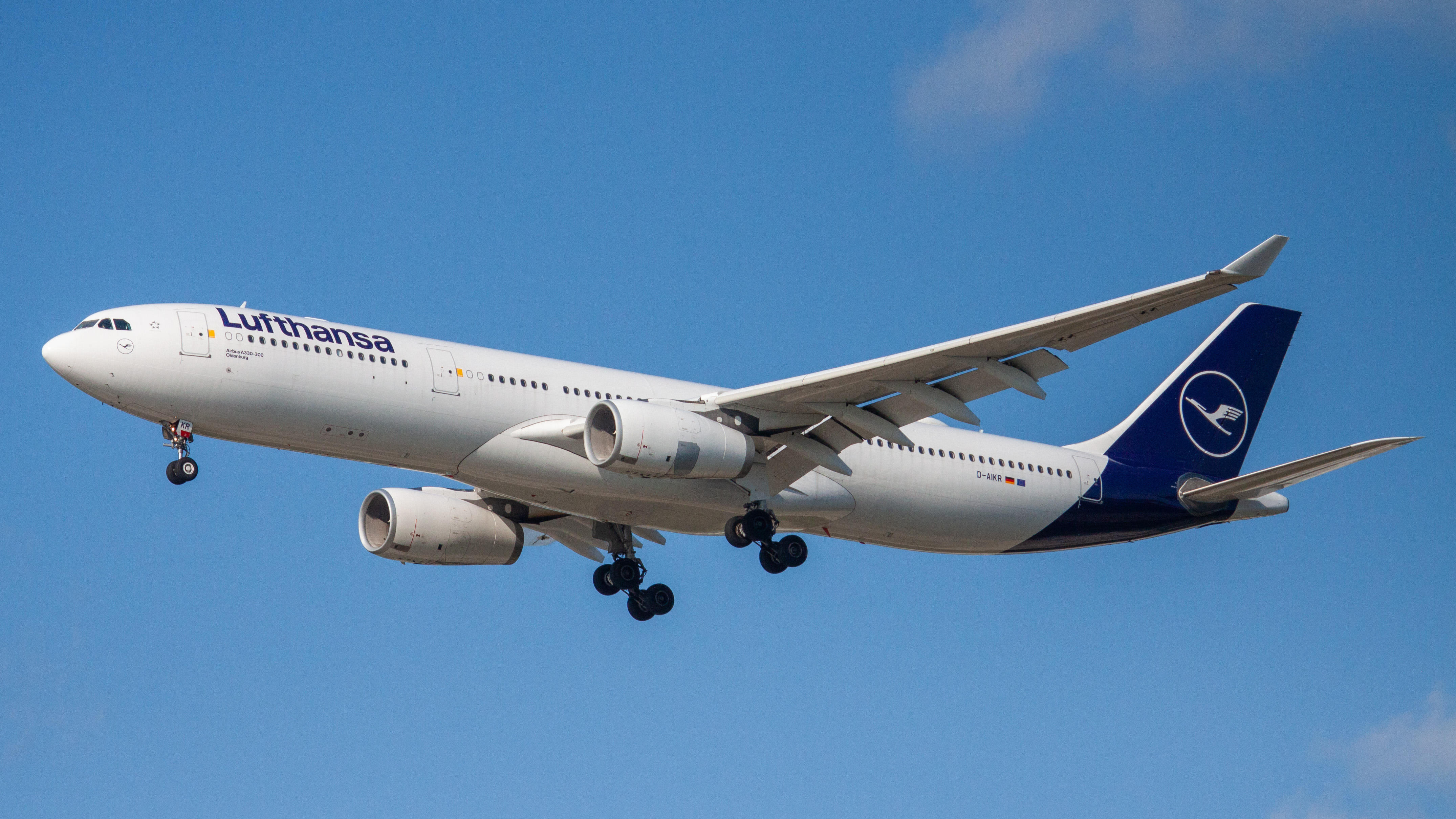 Full size: Lufthansa Airbus A330-300 D-AIKR at Houston-George Bush Intercontinental Airport