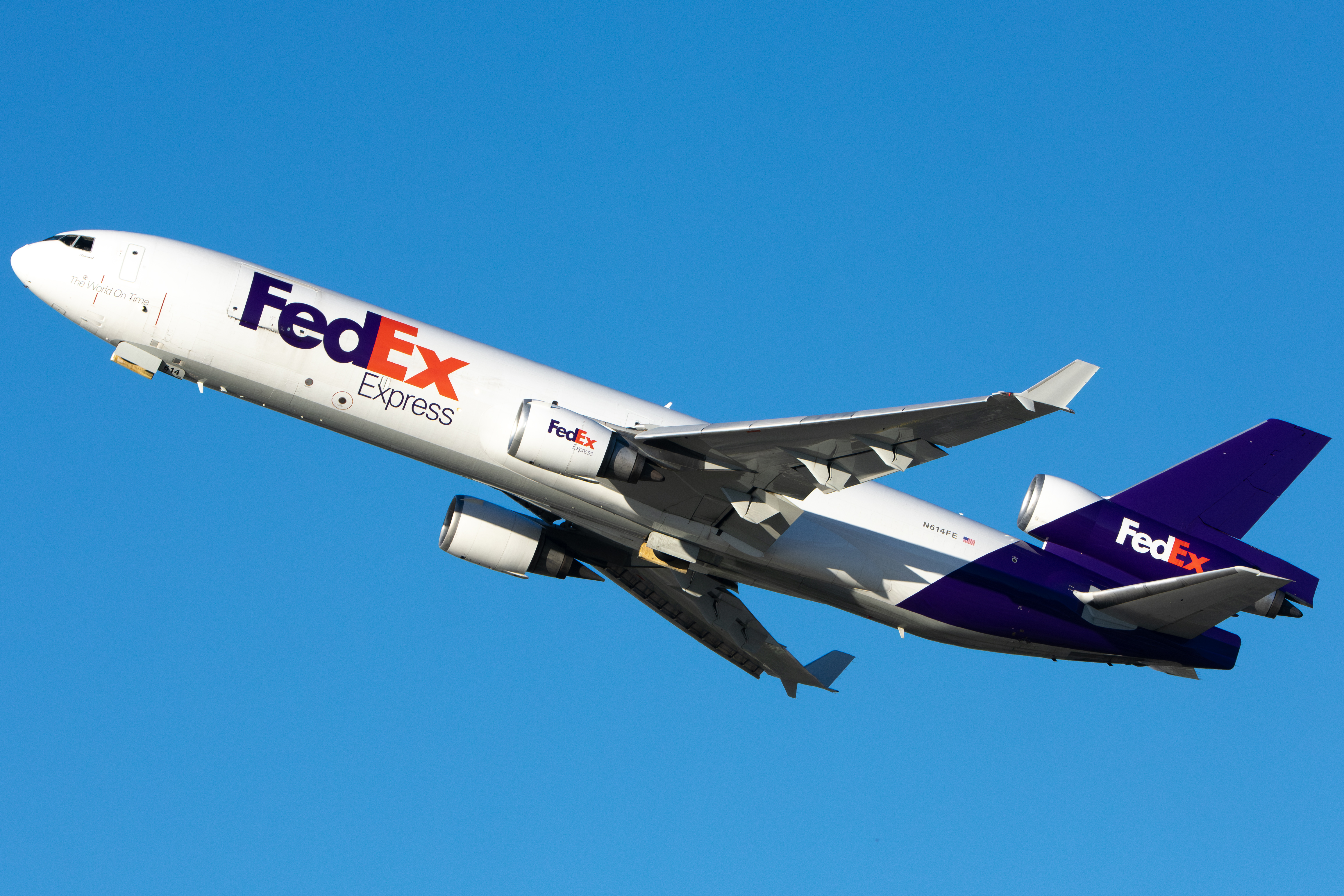 Full size: FedEx McDonnell Douglas MD-11F N614FE at Norman Y Mineta San Jose International Airport