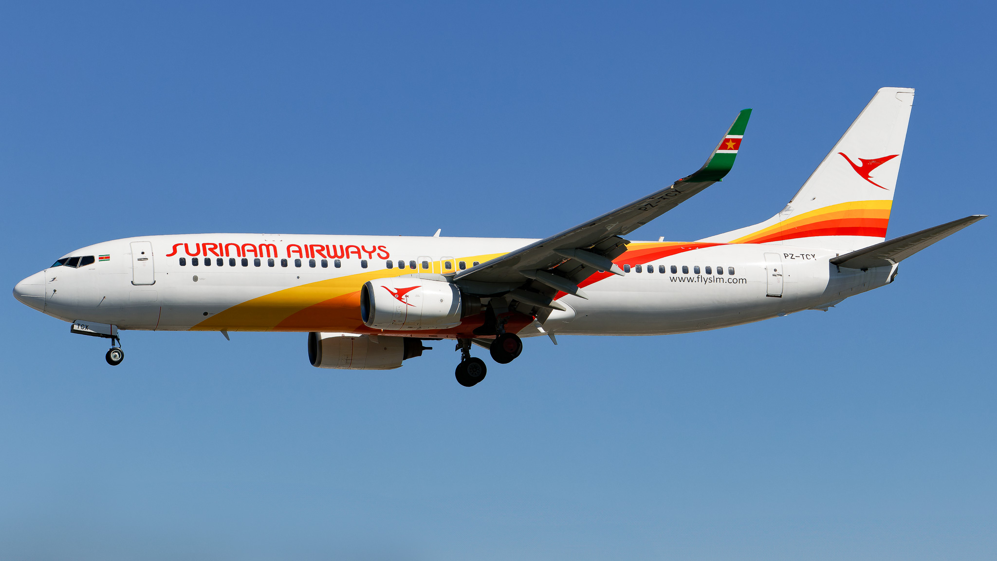 Full size: Surinam Airways Boeing 737-800 PZ-TCX at Miami International Airport