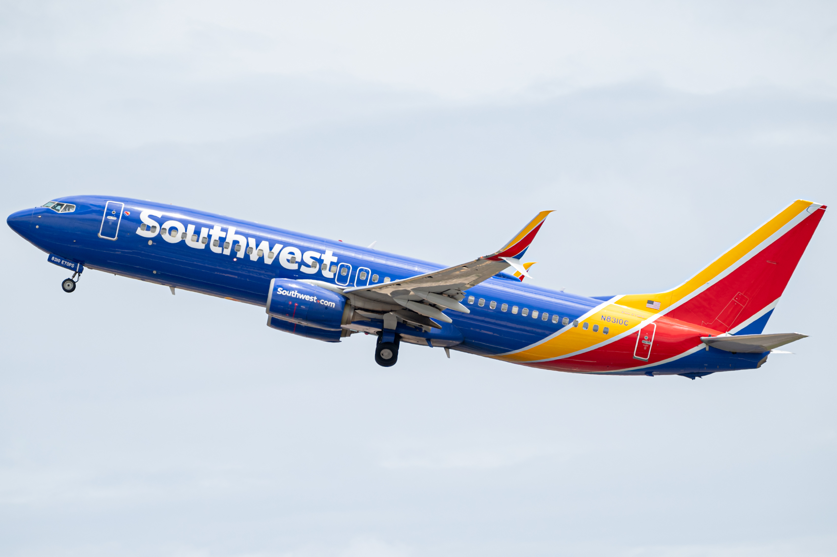 Full size: Southwest Airlines Boeing 737-800 N8310C at Daniel K Inouye International Airport