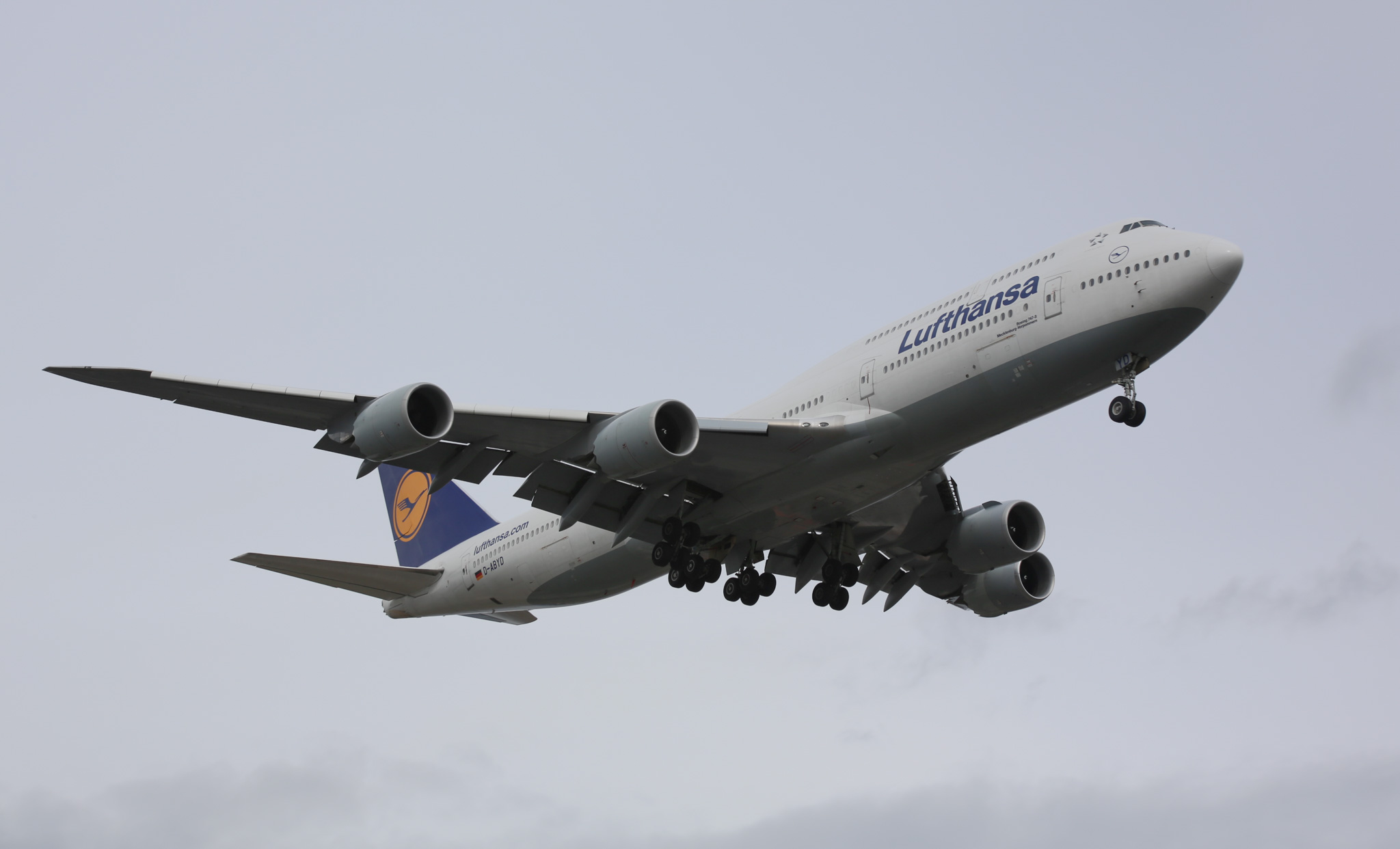 Full size: Lufthansa Boeing 747-8i D-ABYD at Newark Liberty International Airport