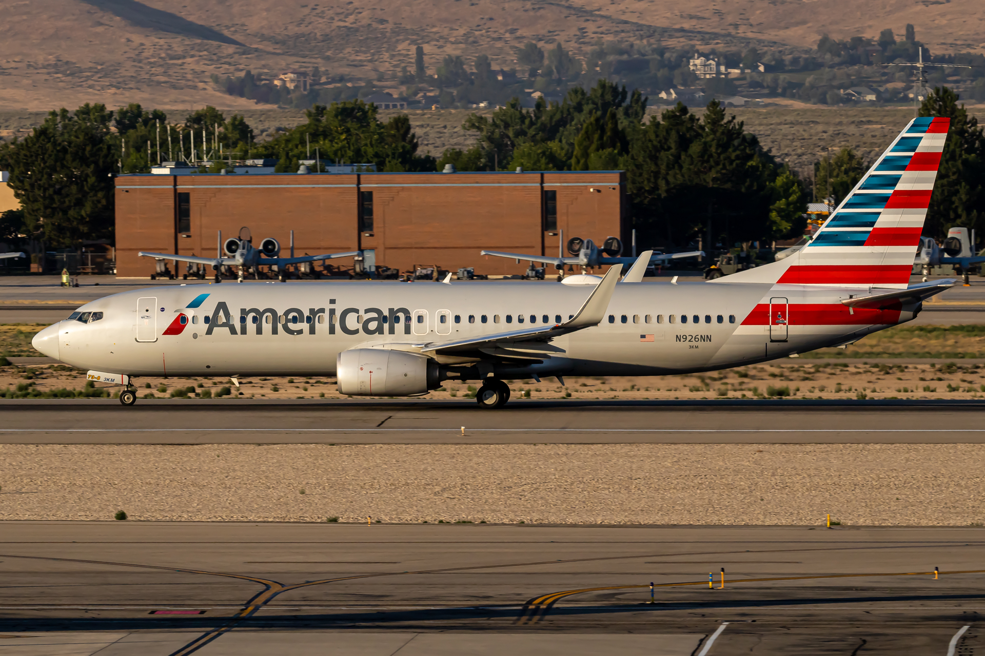 Full size: American Airlines Boeing 737-800 N926NN at Boise Air Terminal/Gowen Field
