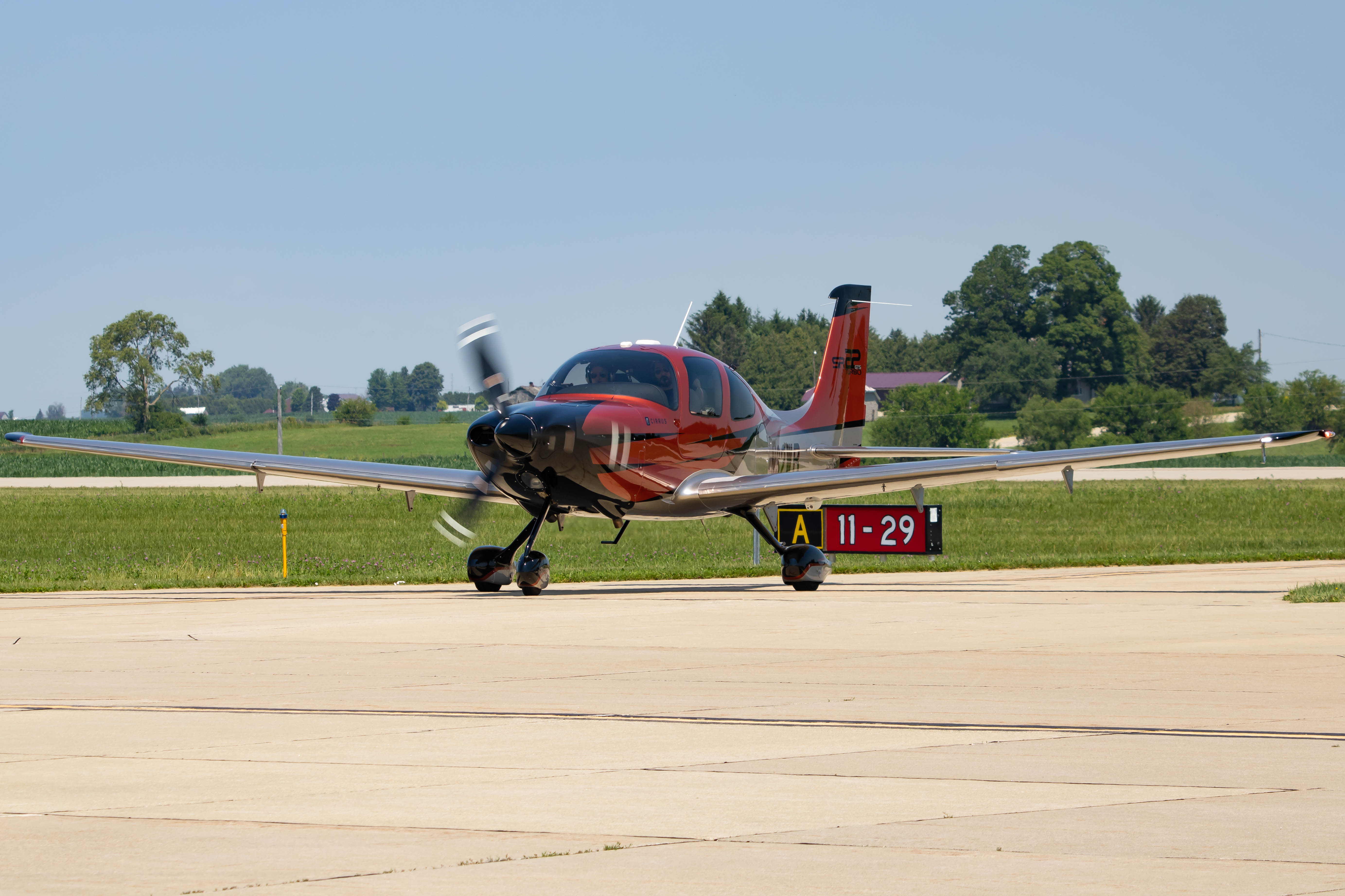 Full size: PRIVATE Cirrus SR-22 N32WB at Waverly Municipal Airport