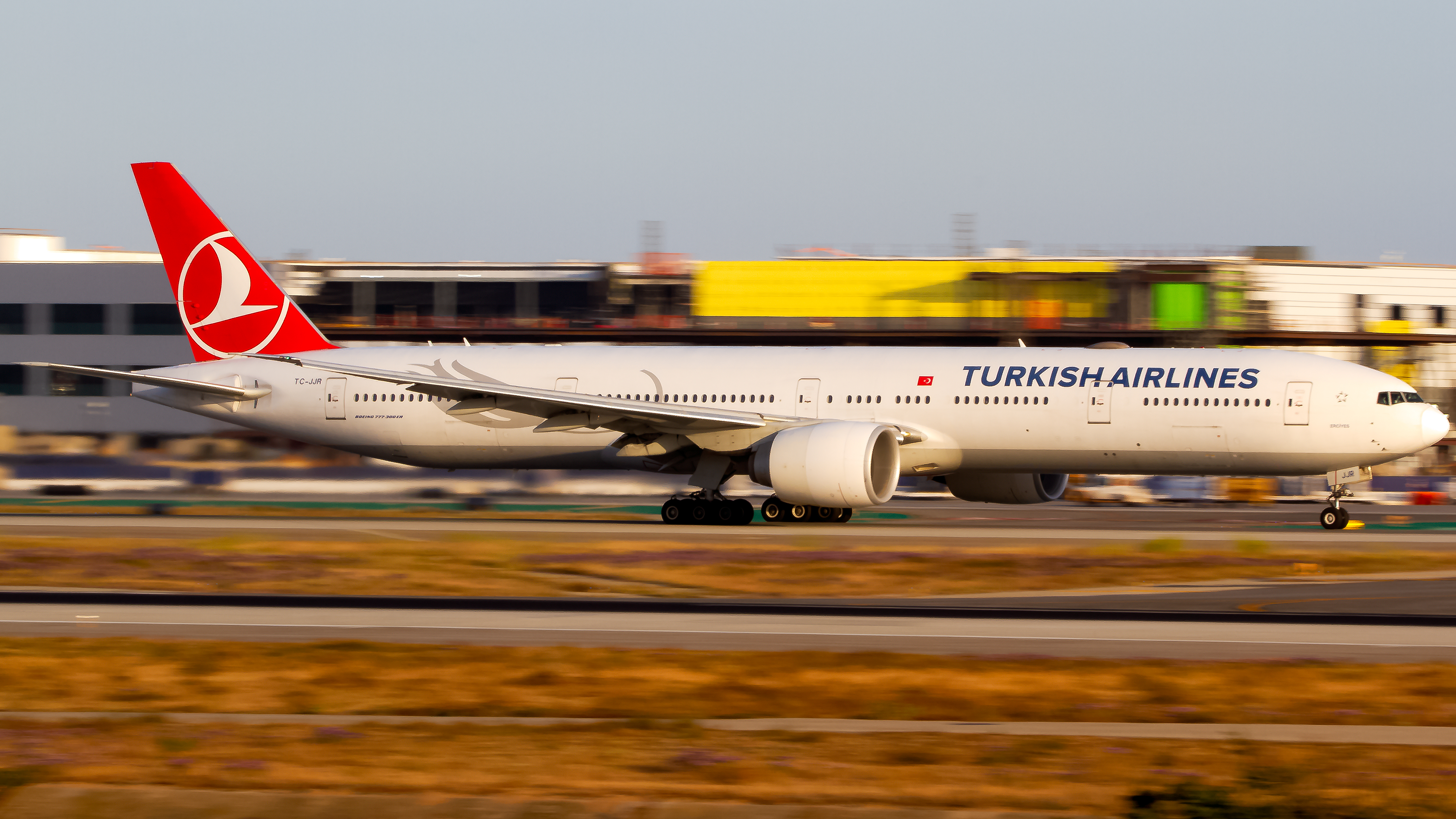 Full size: Turkish Airlines Boeing 777-300ER TC-JJR at Los Angeles International Airport