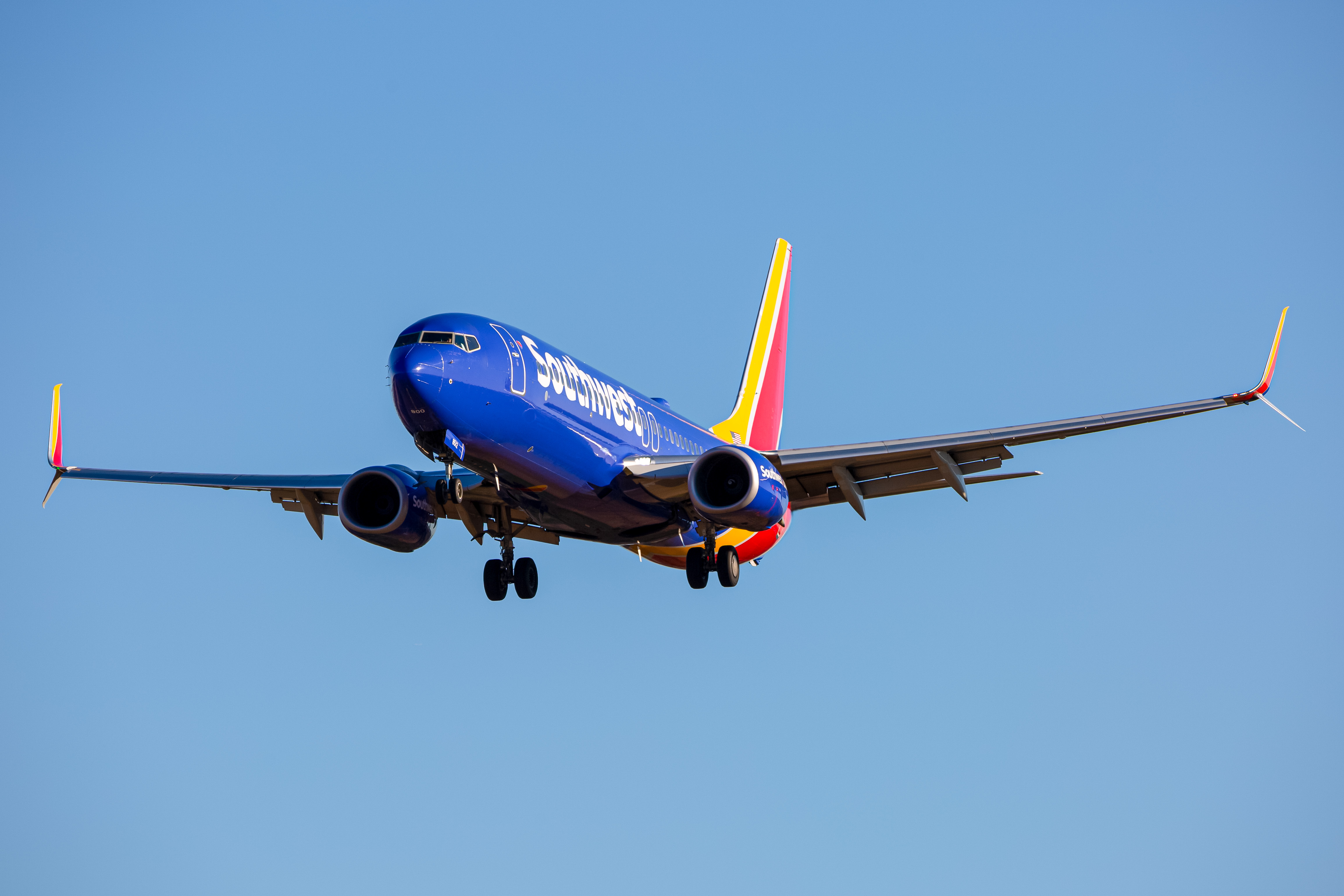 Full size: Southwest Airlines Boeing 737-800 N8512U at Baltimore/Washington International Thurgood Marshall Airport