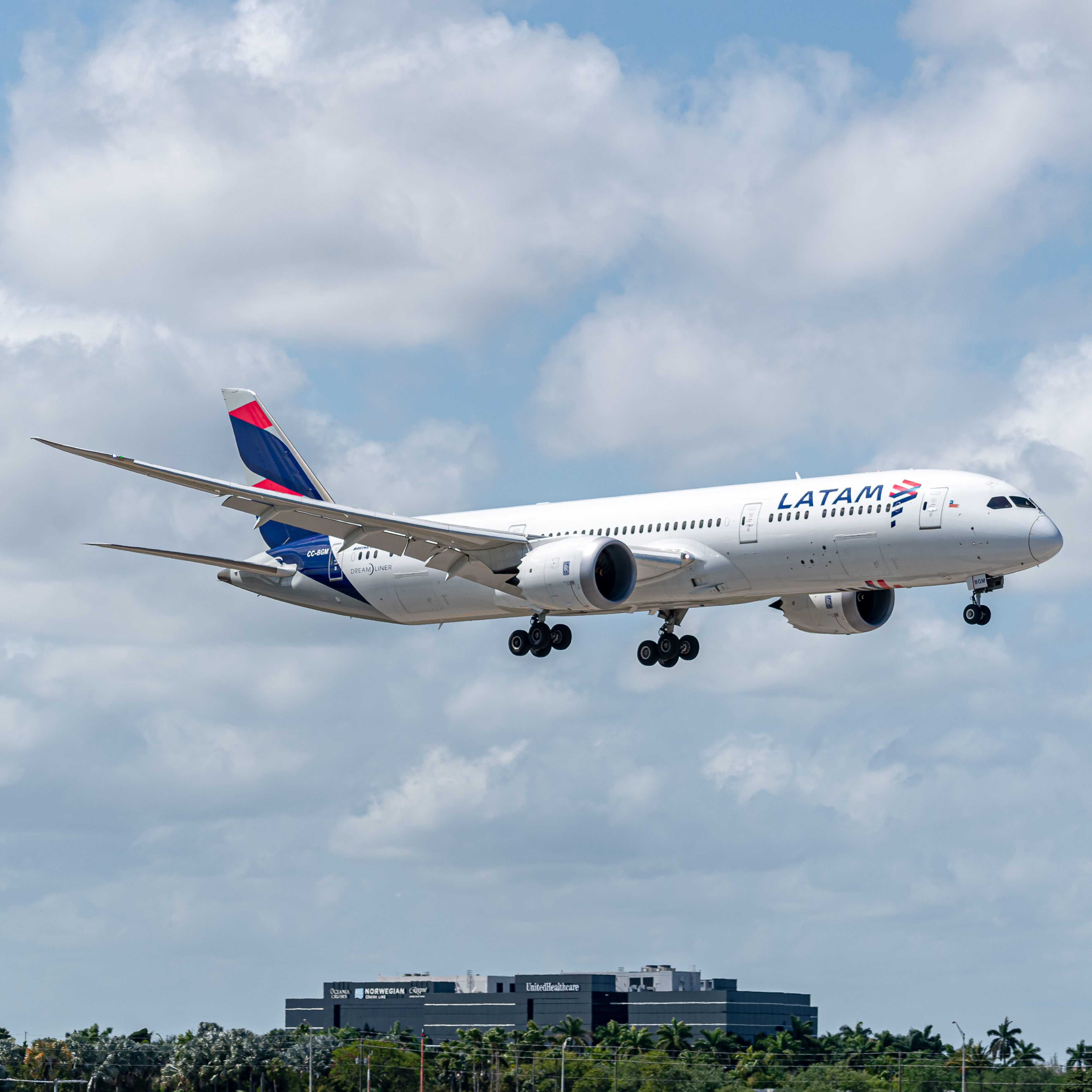 Full size: LATAM Boeing 787-9 CC-BGM at Miami International Airport