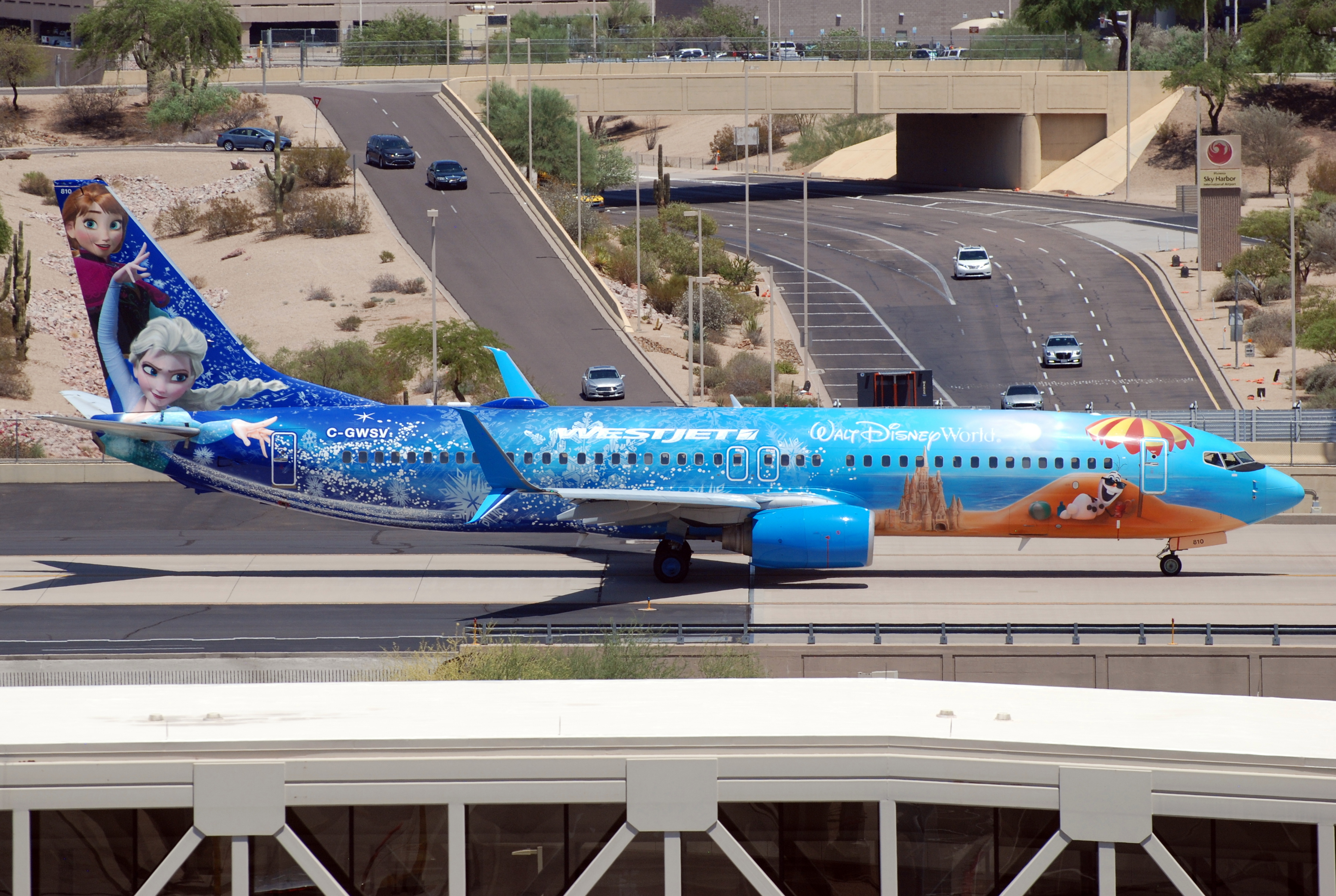 Full size: Westjet Boeing 737-800 C-GWSV at Phoenix Sky Harbor International Airport