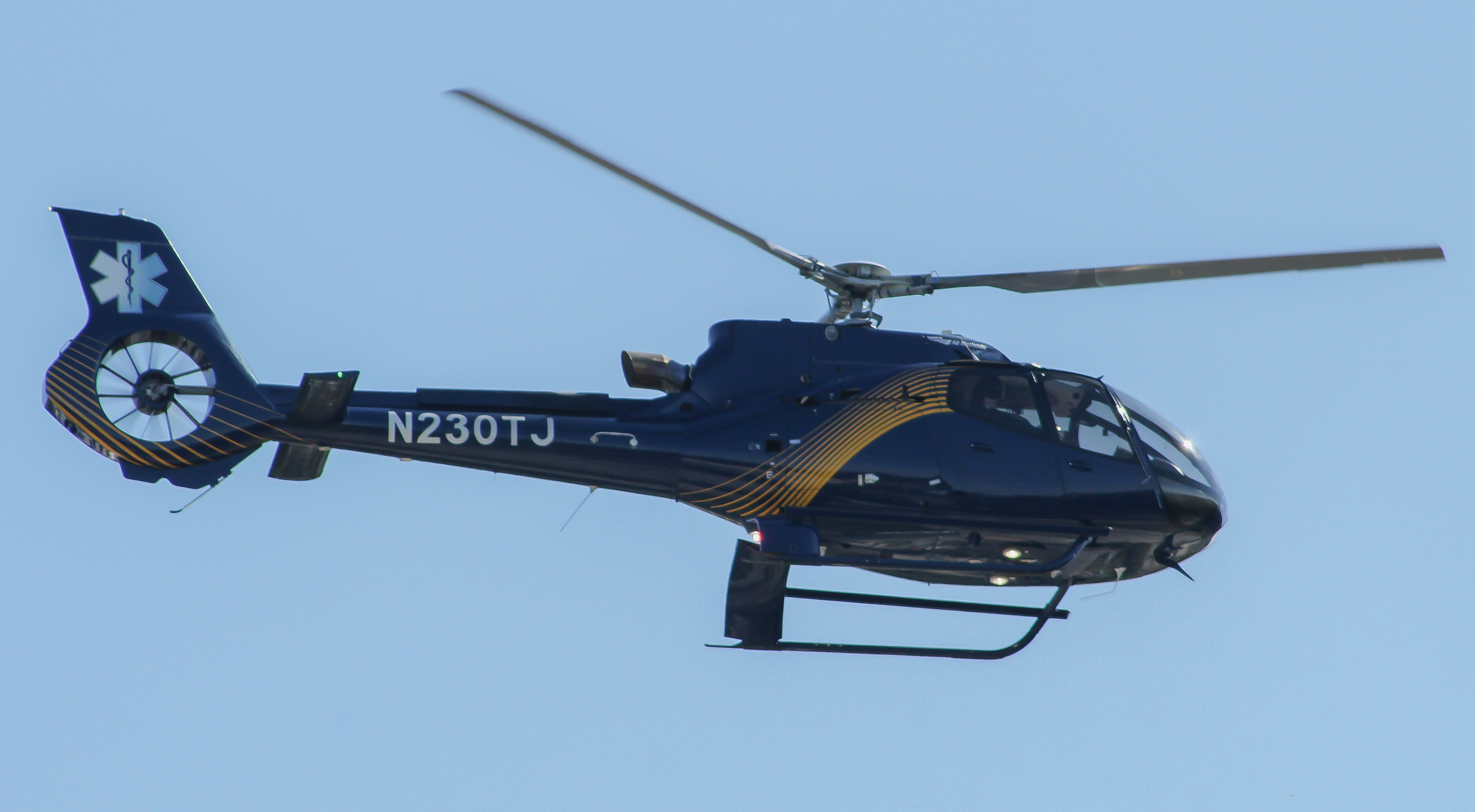 Full size: Air Methods Eurocopter EC-130 N230TJ at York Airport