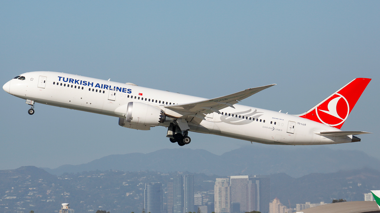 Full size: Turkish Airlines Boeing 787-9 TC-LLO at Los Angeles International Airport