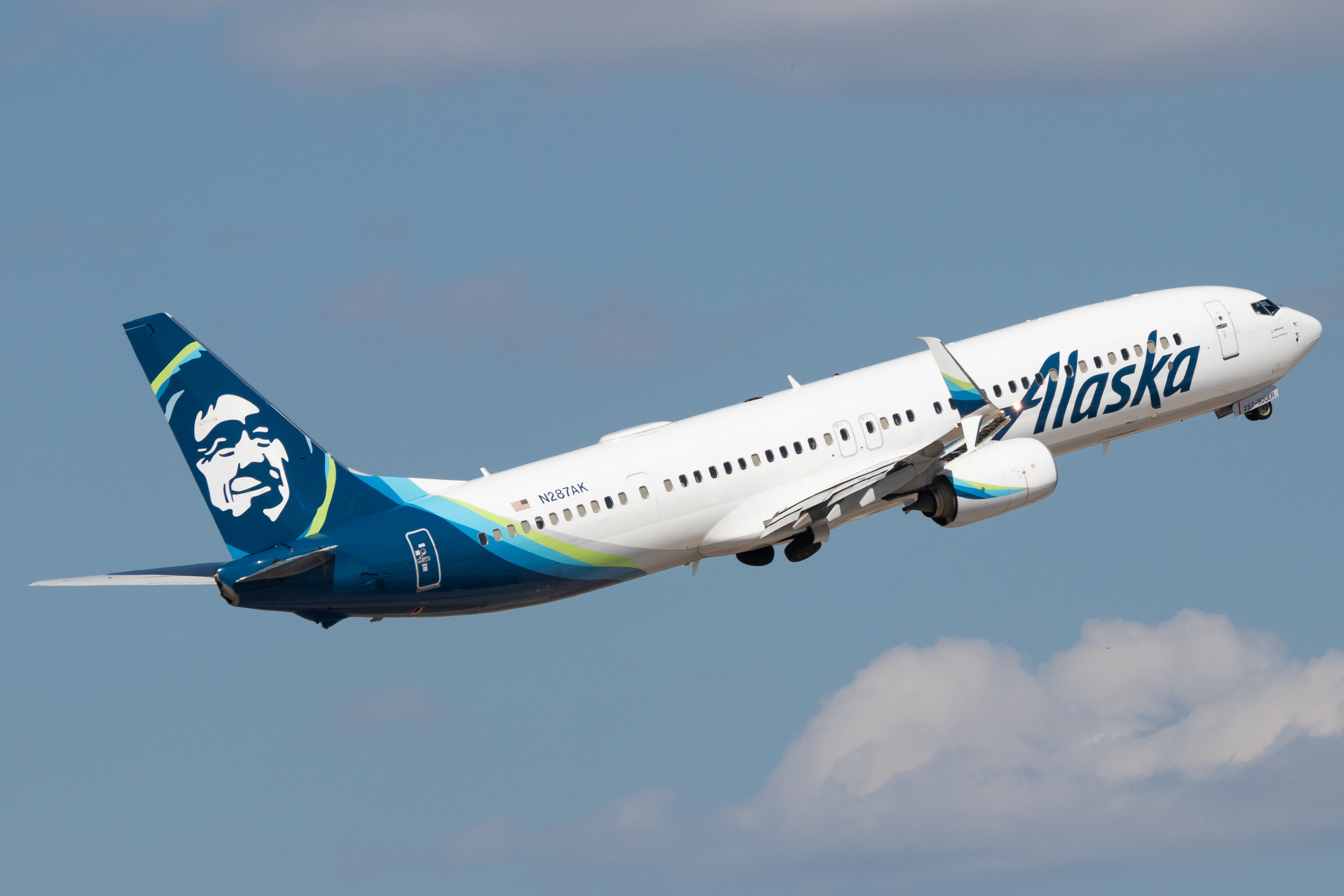 Full size: Alaska Airlines Boeing 737-900ER N287AK at San Antonio International Airport