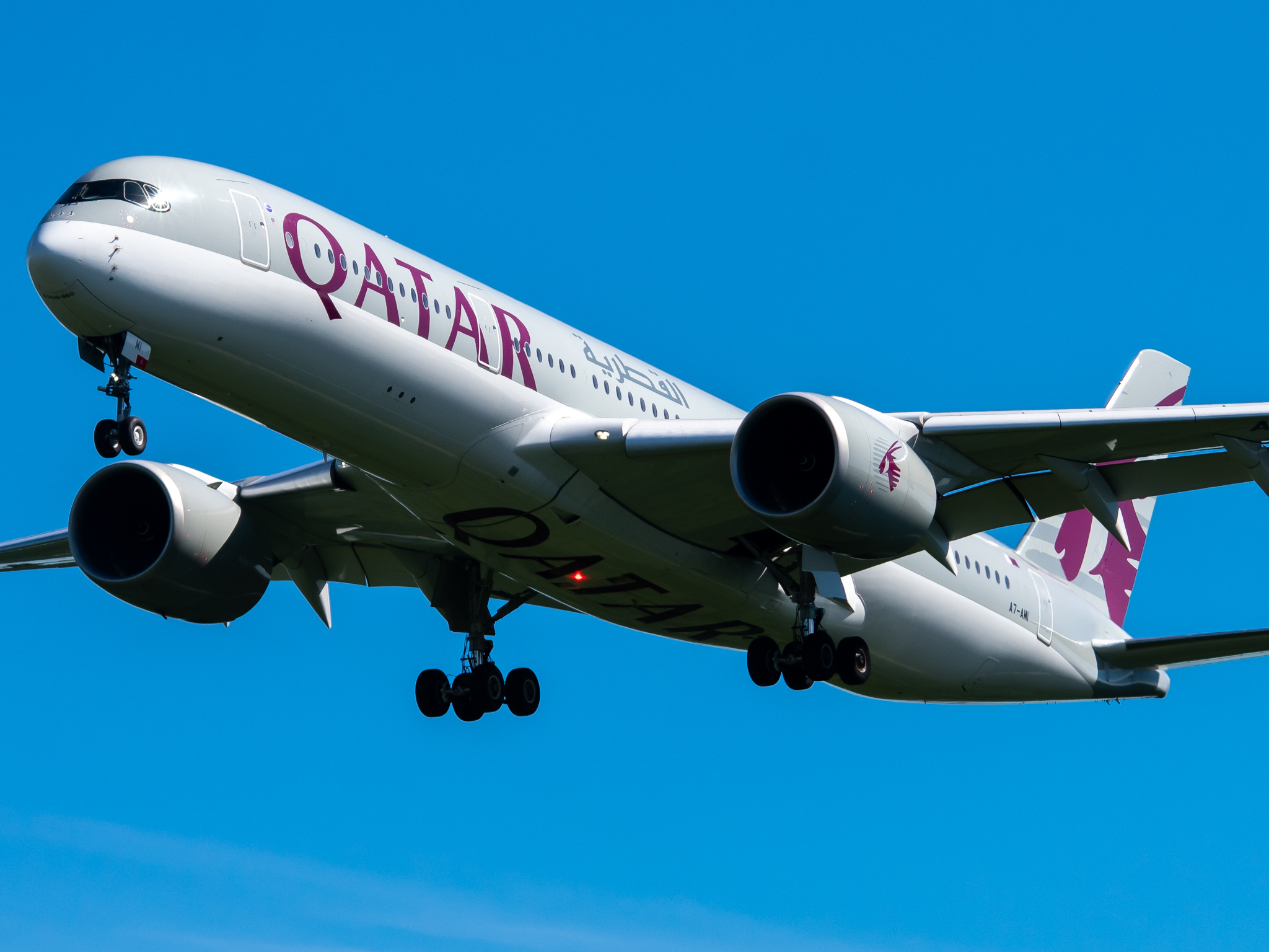 Full size: Qatar Airways Airbus A350-900 A7-AMI at Washington Dulles International Airport