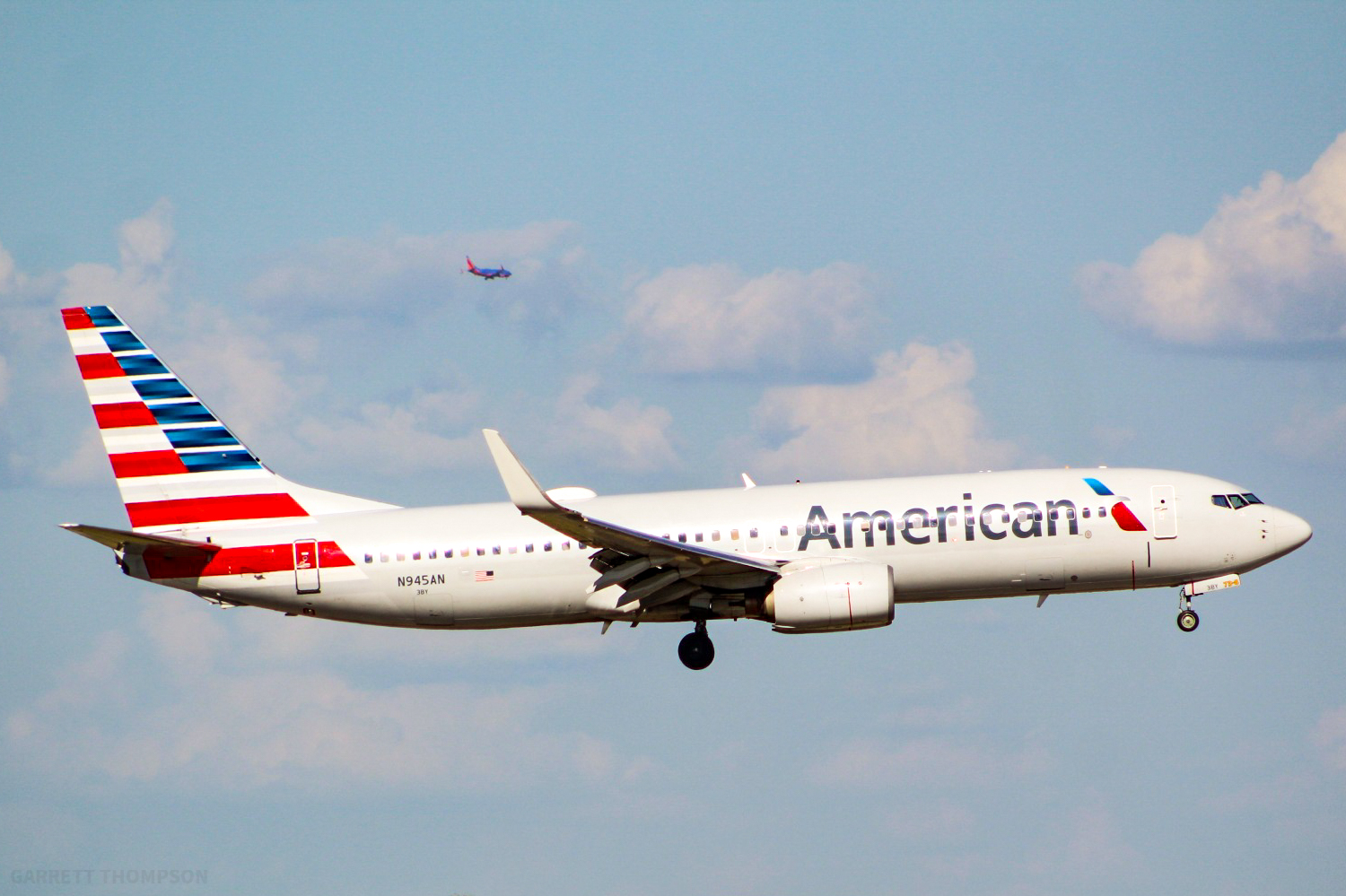 Full size: American Airlines Boeing 737-800 N945AN at Dallas-Fort Worth International Airport