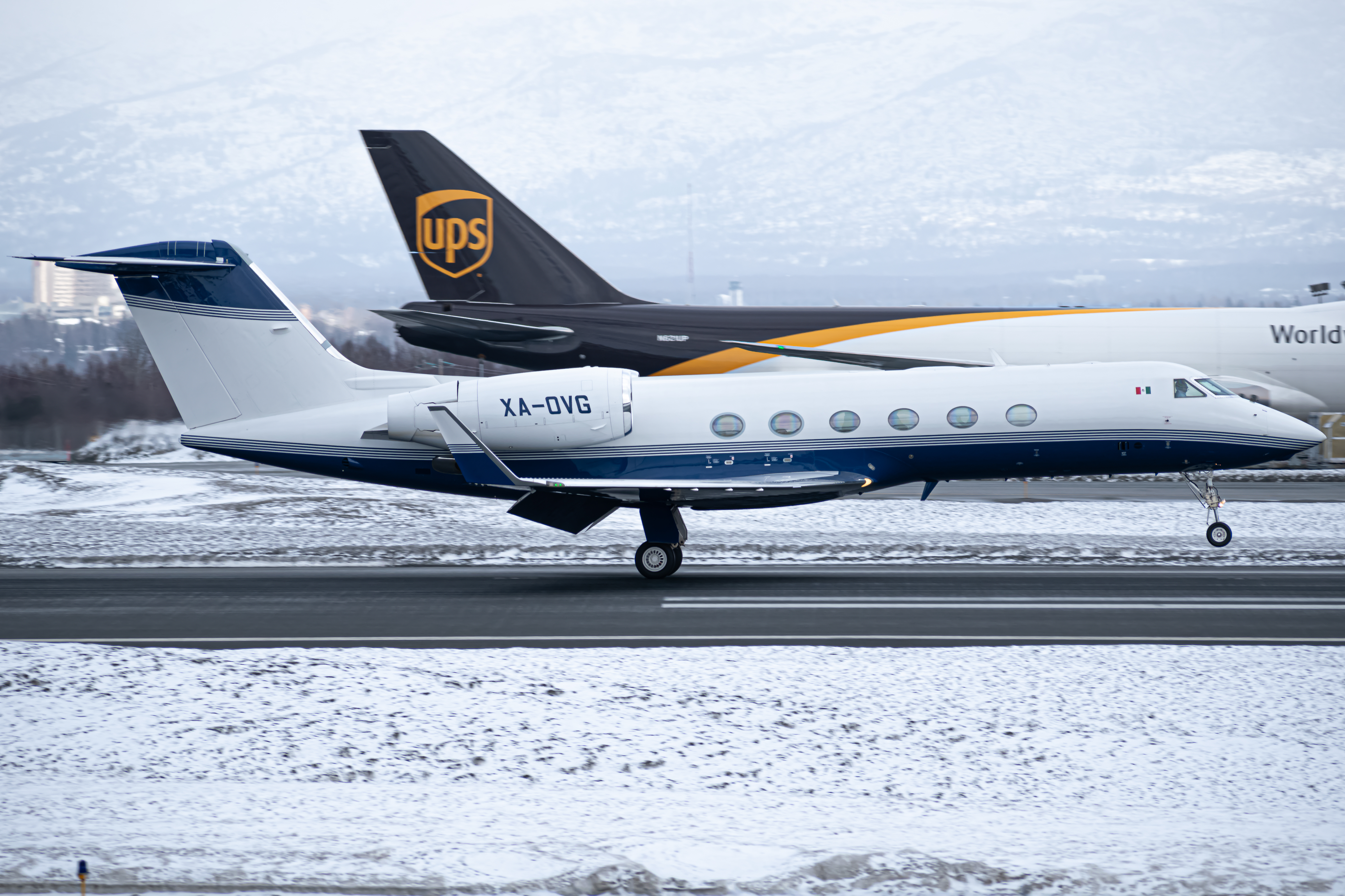 Full size: PRIVATE Gulfstream G450 XA-OVG at Anchorage Ted Stevens International Airport