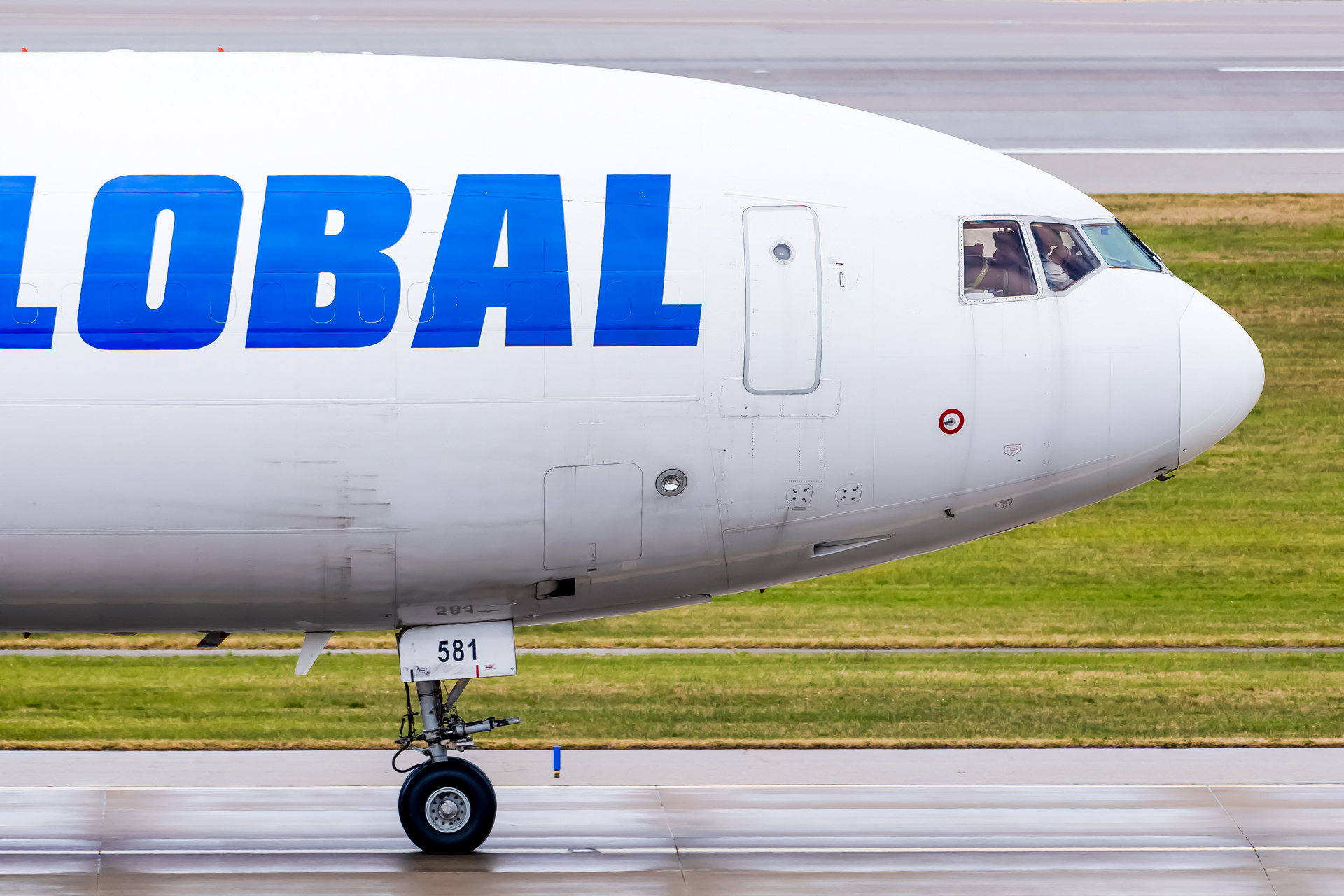 Full size: Western Global Airlines McDonnell Douglas MD-11F N581JN at Seoul-Incheon International Airport