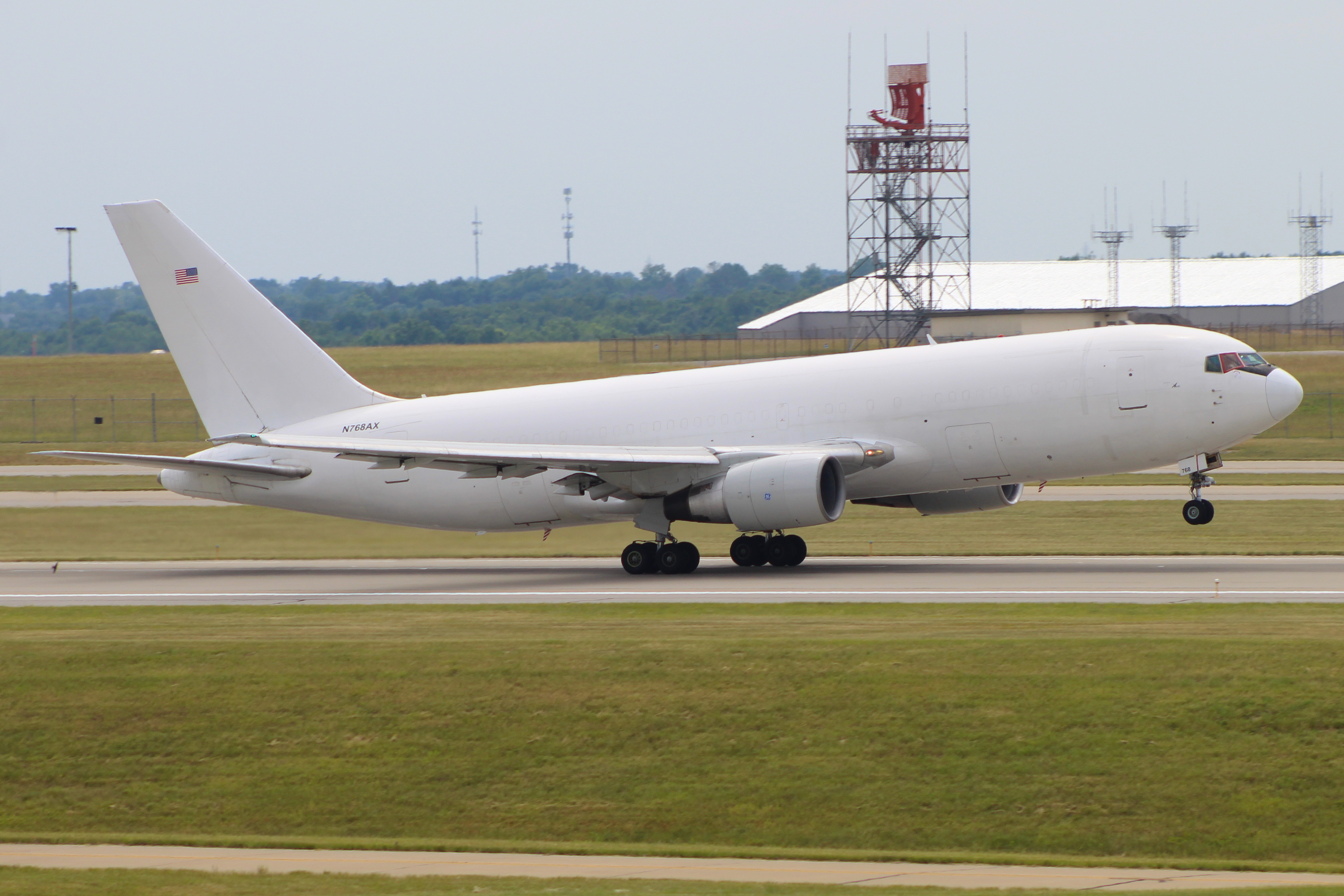 Full size: ABX Air Boeing 767-200F N768AX at Cincinnati/Northern Kentucky International Airport