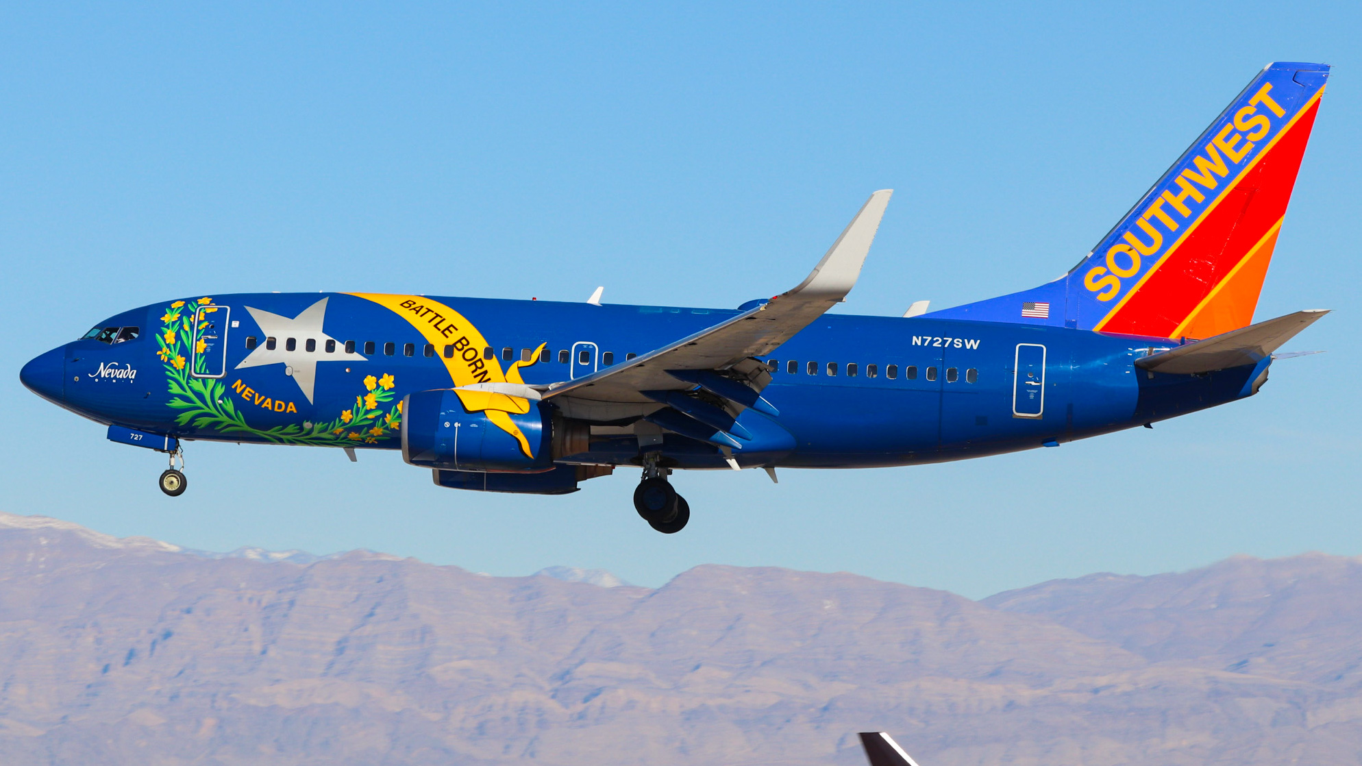 Full size: Southwest Airlines Boeing 737-700 N727SW at Harry Reid International Airport