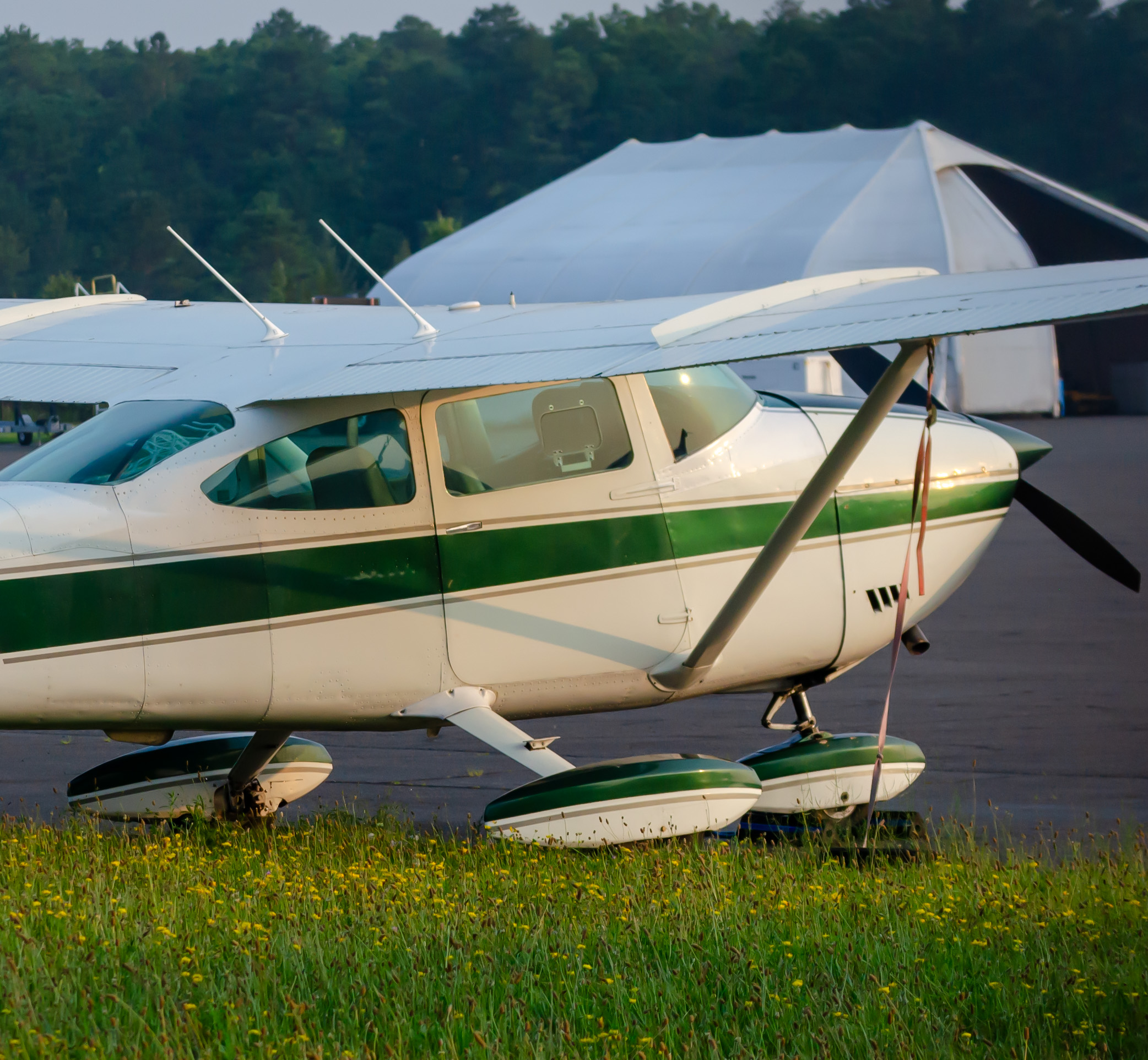 Full size: PRIVATE Cessna 182 Skylane N9657G at Atlantic City International Airport