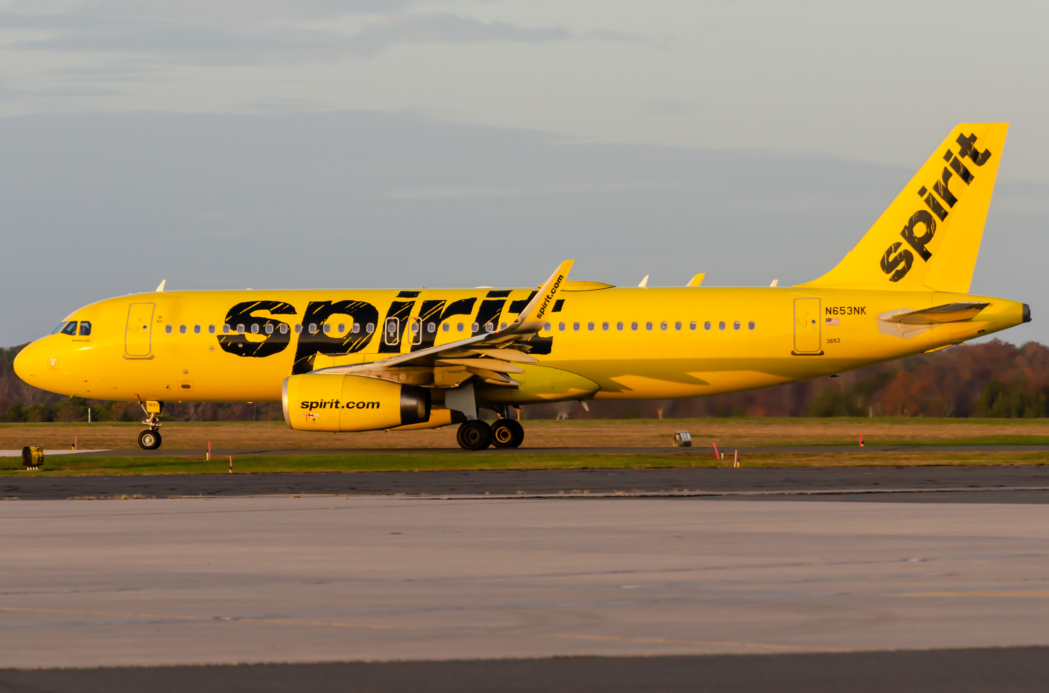 Full size: Spirit Airlines Airbus A320 N653NK at Atlantic City International Airport