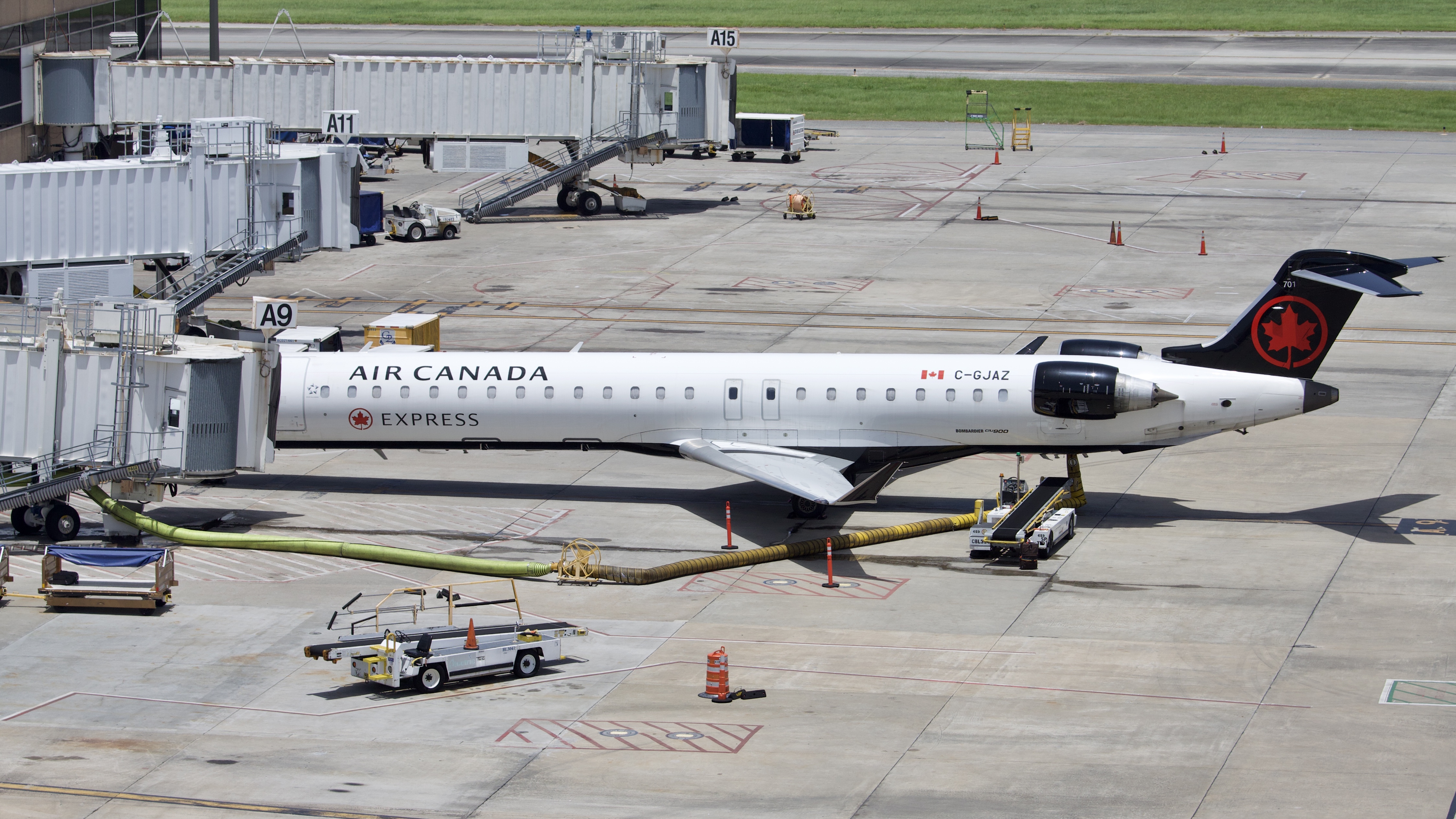 Full size: Air Canada Express Mitsubishi CRJ-900 C-GJAZ at Houston-George Bush Intercontinental Airport
