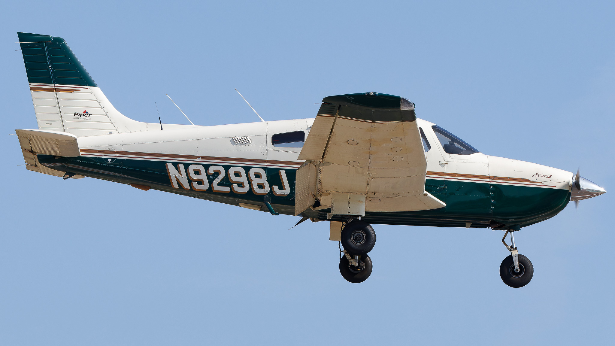 Full size: PRIVATE Piper PA-28 N9298J at St. Petersburg Albert Whitted Airport