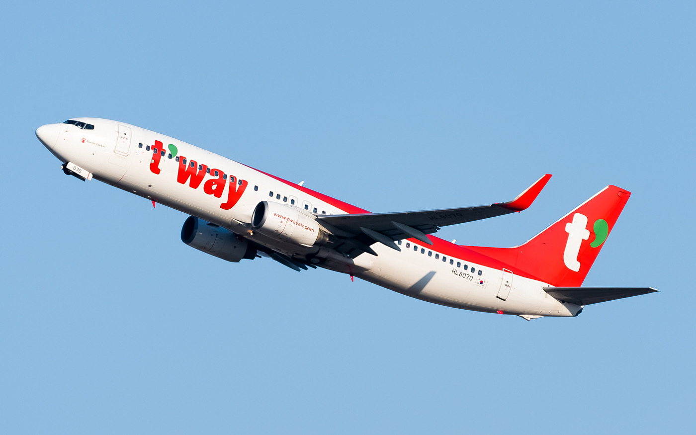 Full size: T’Way Air Boeing 737-800 HL8070 at Gimhae International Airport