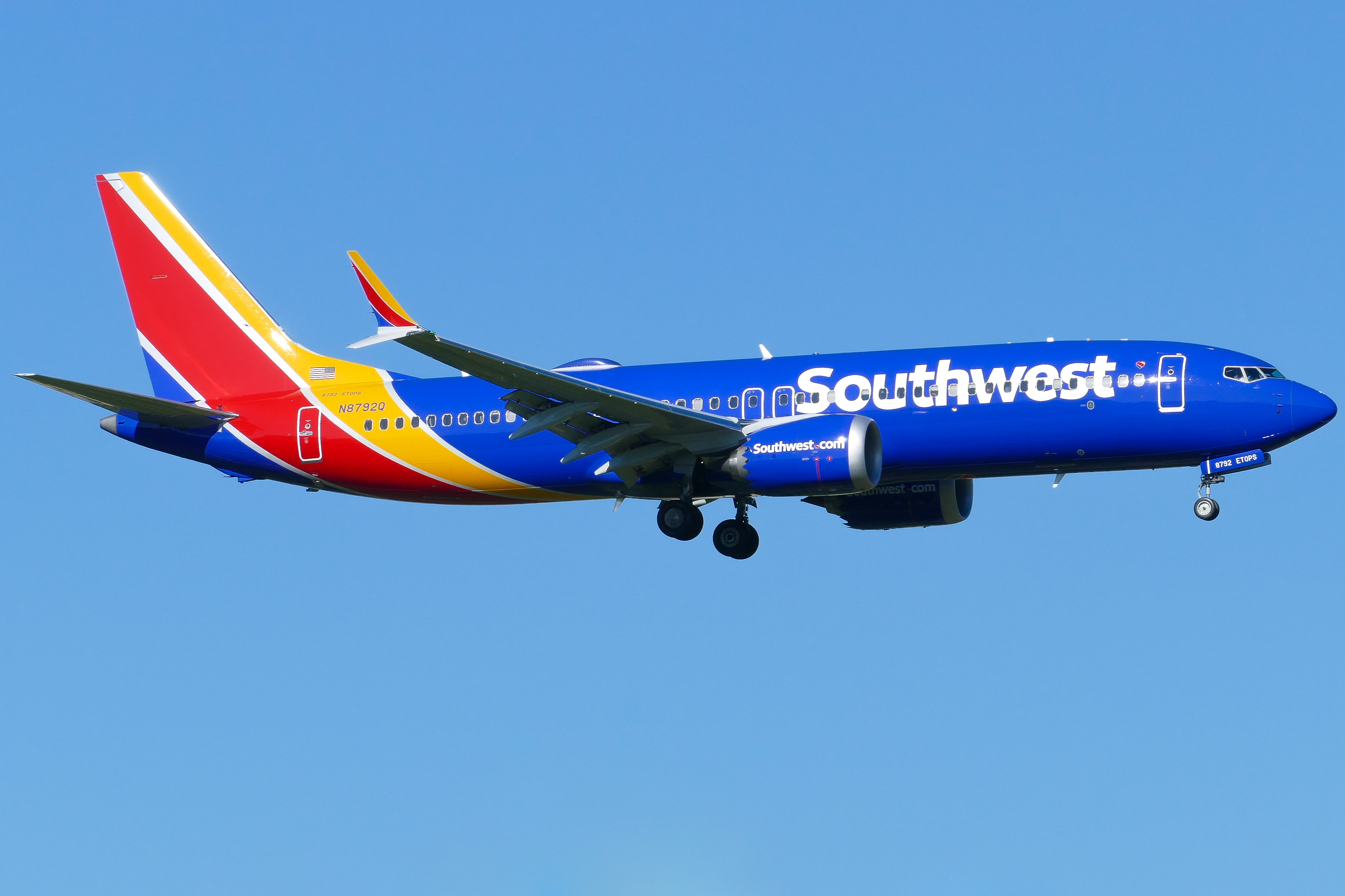 Full size: Southwest Airlines Boeing 737 MAX 8 N8792Q at Austin-Bergstrom International Airport