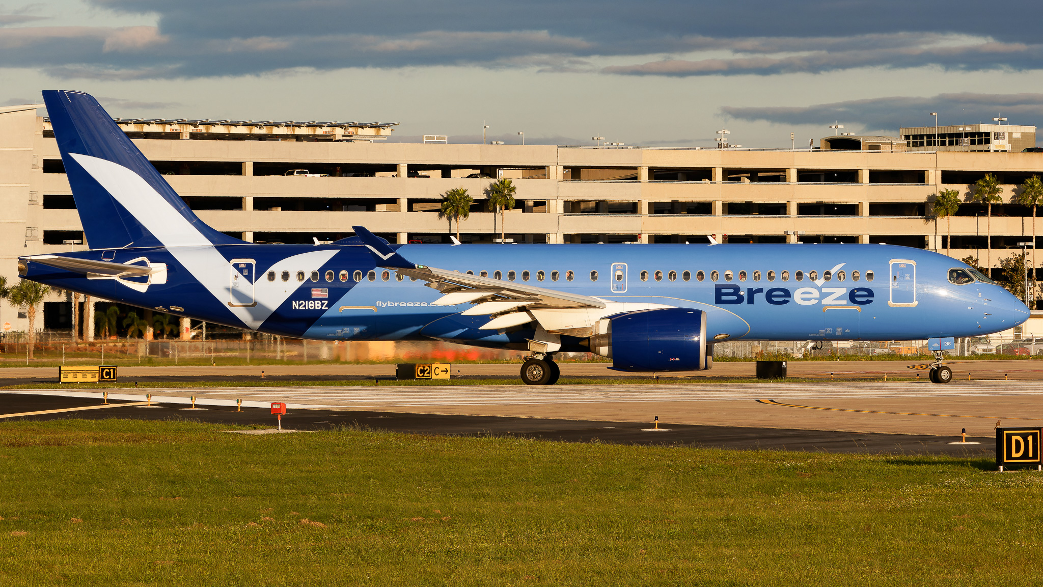 Full size: Breeze Airways Airbus A220-300 N218BZ at Tampa International Airport