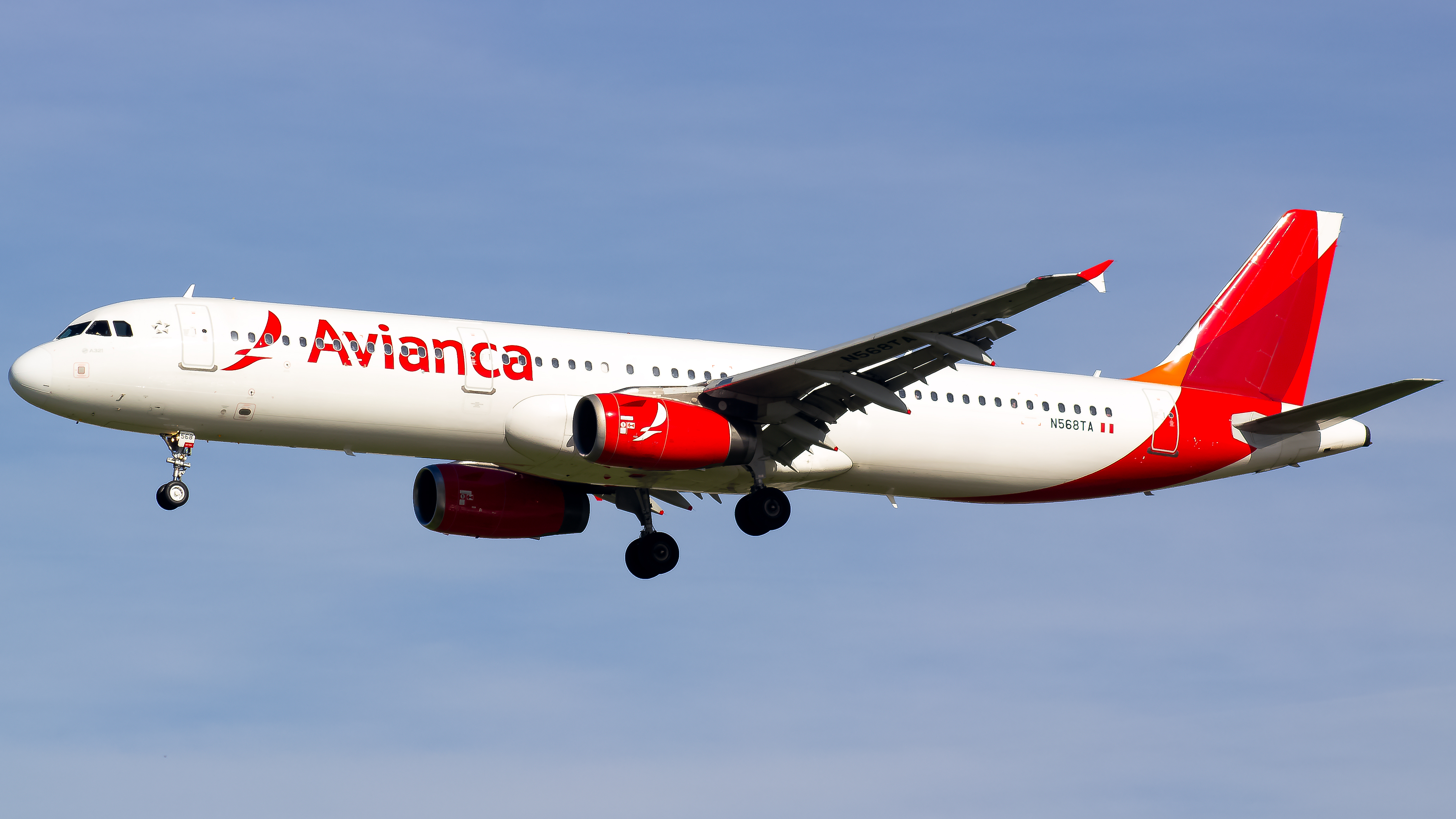 Full size: Avianca Airbus A321-200 N568TA at Los Angeles International Airport