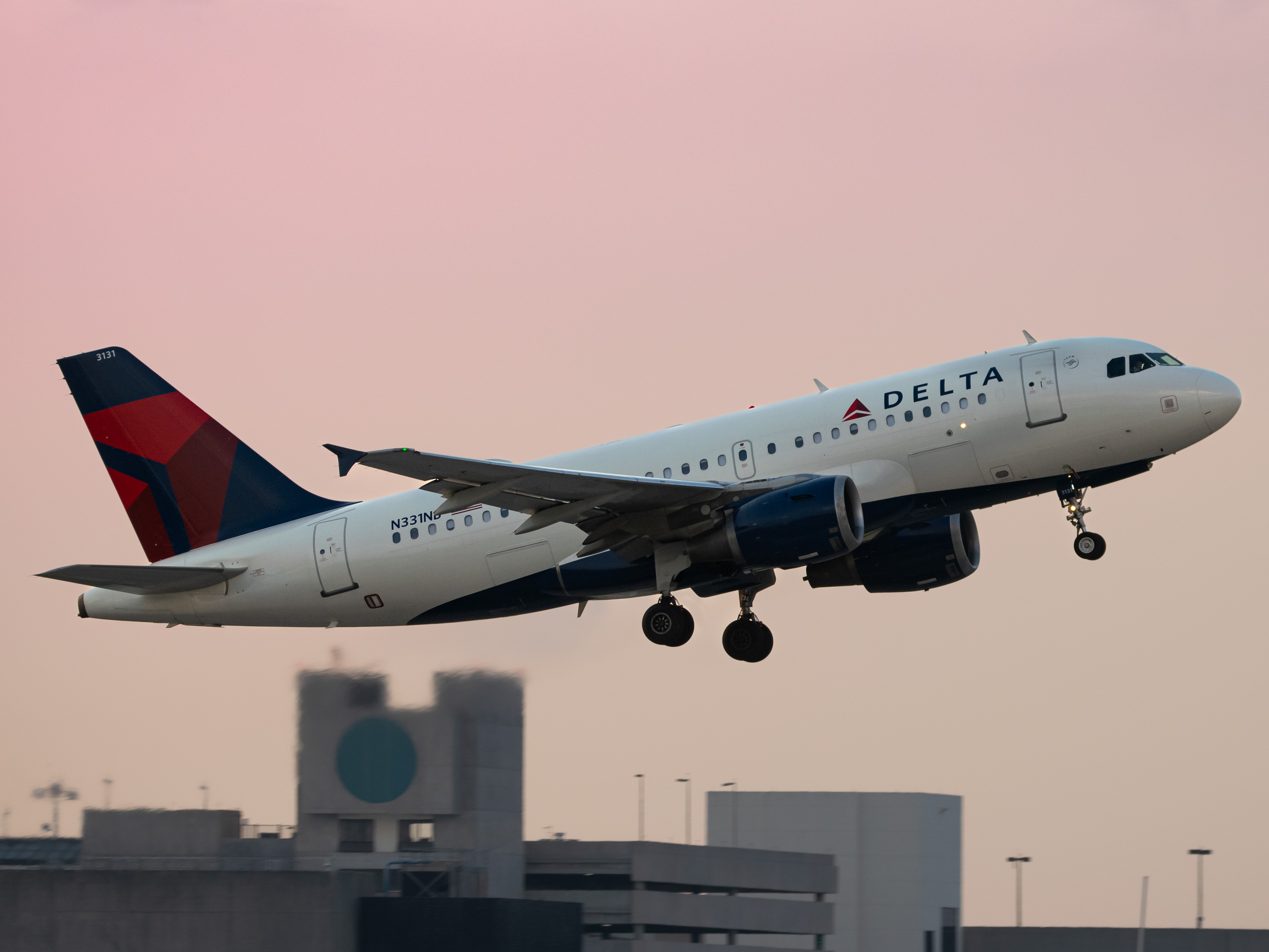 Full size: Delta Airlines Airbus A319 N331NB at Palm Beach International Airport