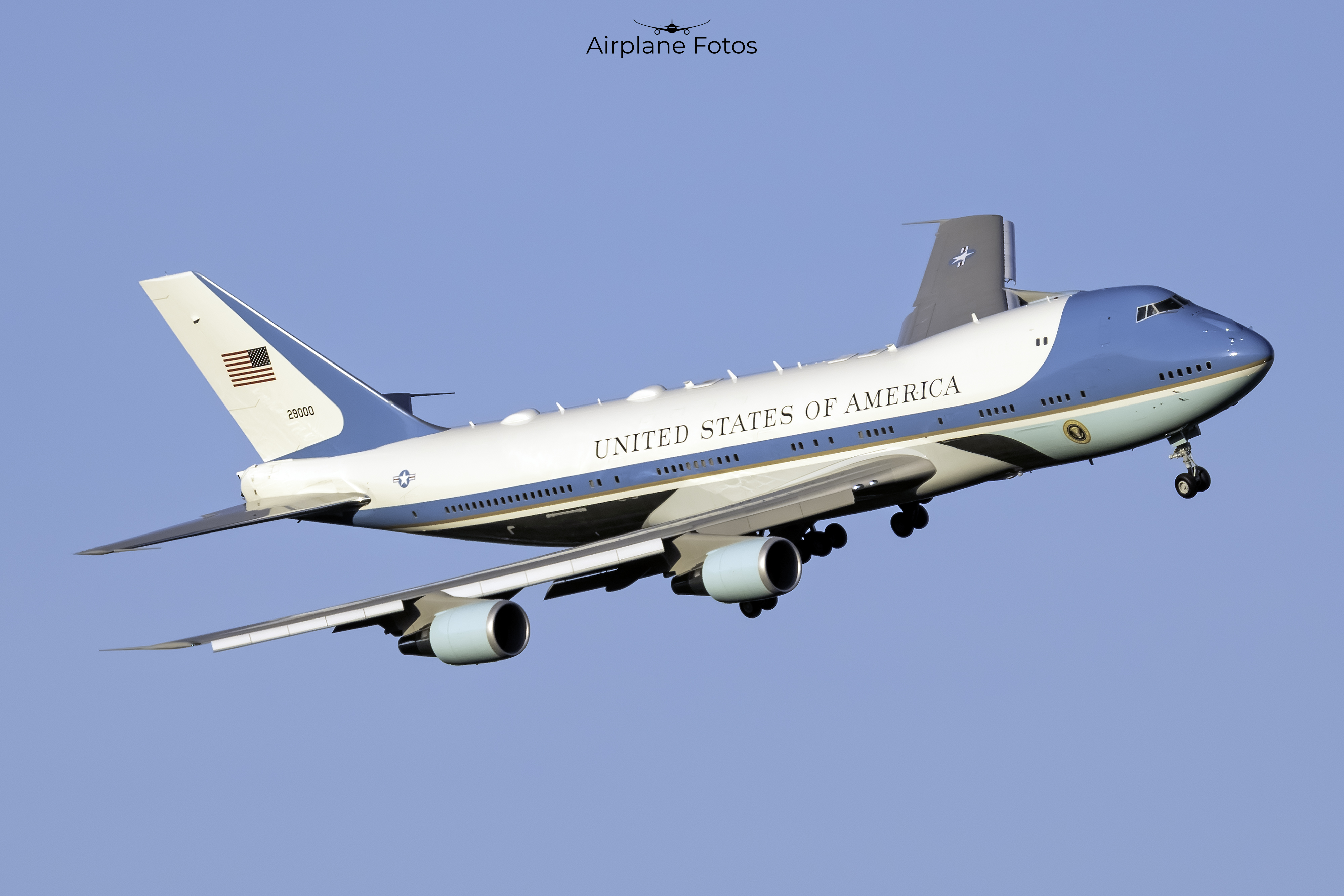 Full size: USAF - United States Air Force Boeing VC-25A 92-9000 at Harrisburg International Airport