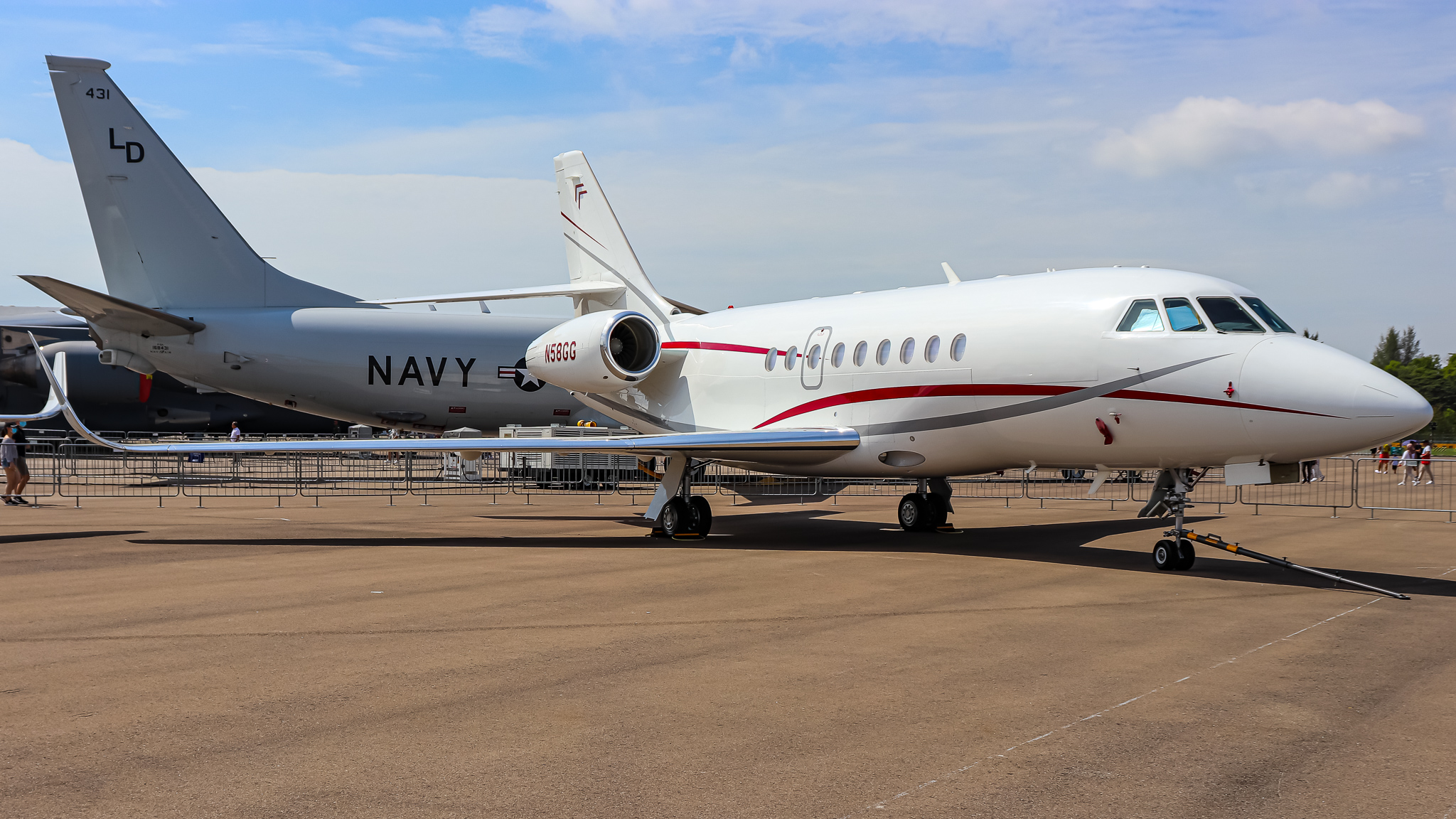 Full size: PRIVATE Dassault Falcon 2000EX N58GG at Singapore-Changi Airport