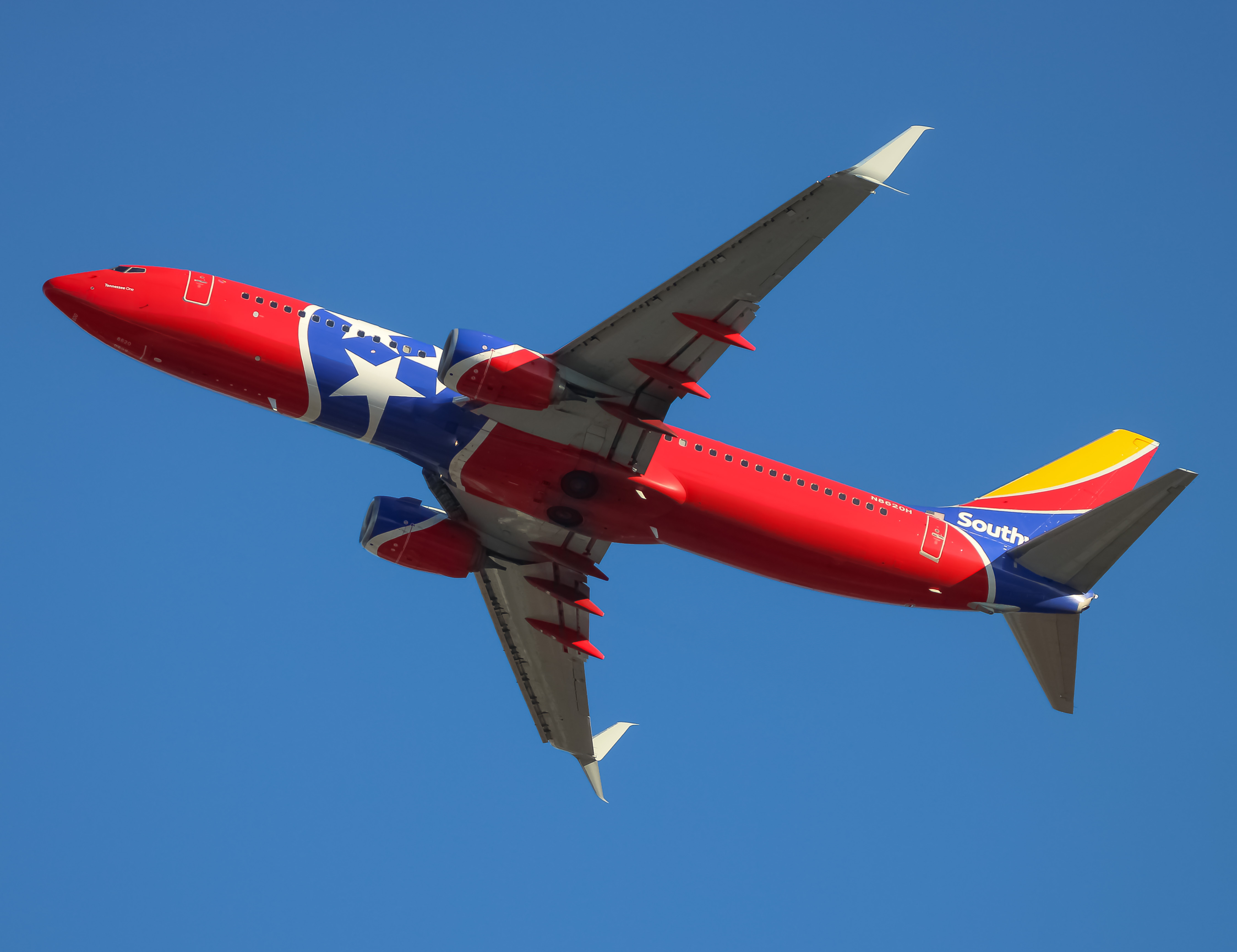 Full size: Southwest Airlines Boeing 737-800 N8620H at Baltimore/Washington International Thurgood Marshall Airport