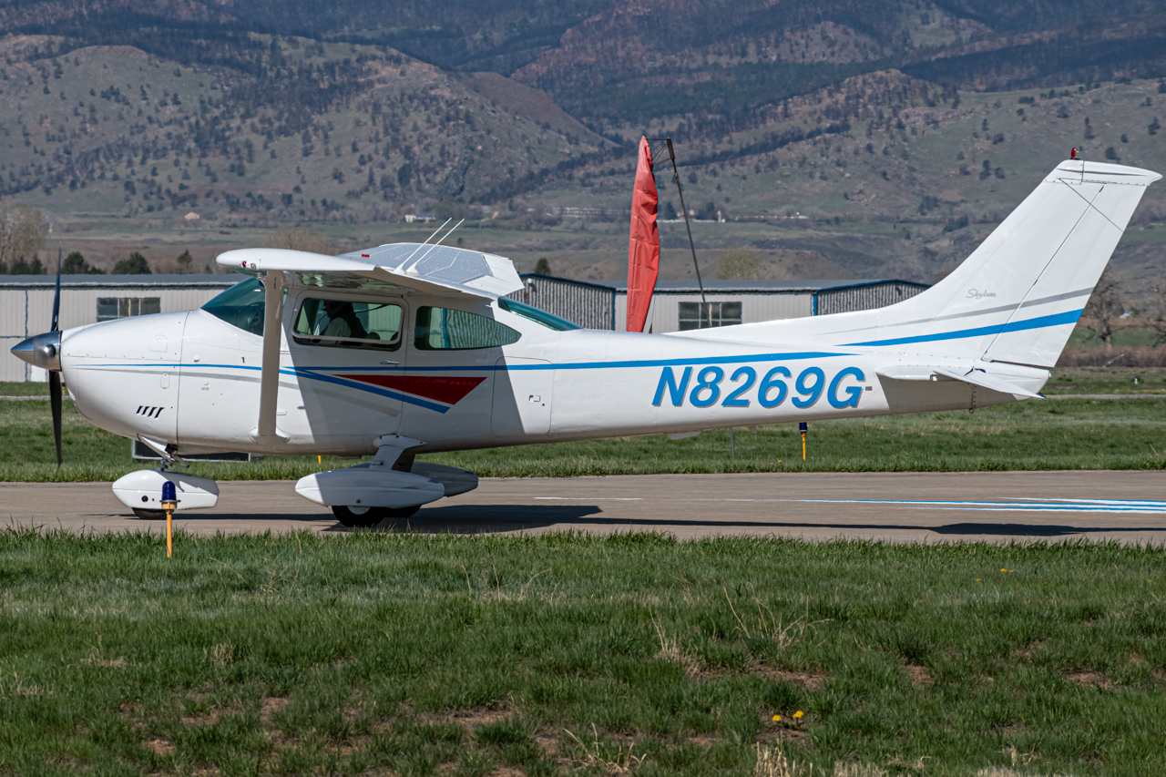 Full size: PRIVATE Cessna 182 Skylane N8269G at Vance Brand Airport
