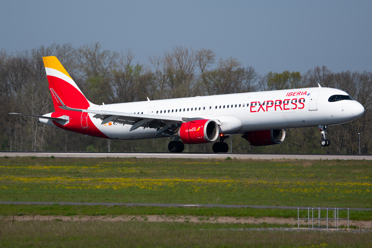 Full size: Iberia Express Airbus A321NEO EC-NGP at Berlin Brandenburg Airport