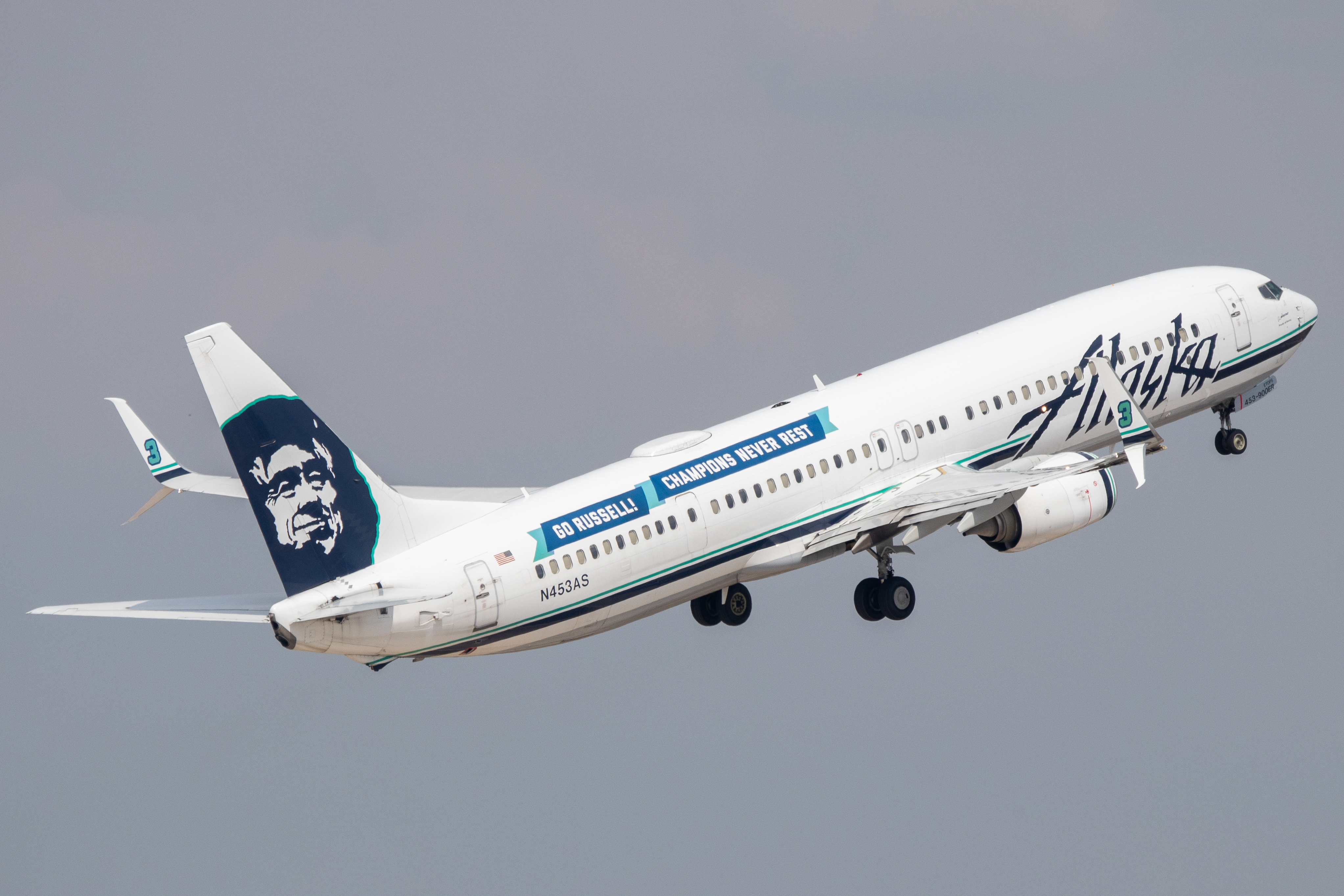 Full size: Alaska Airlines Boeing 737-900ER N453AS at San Antonio International Airport