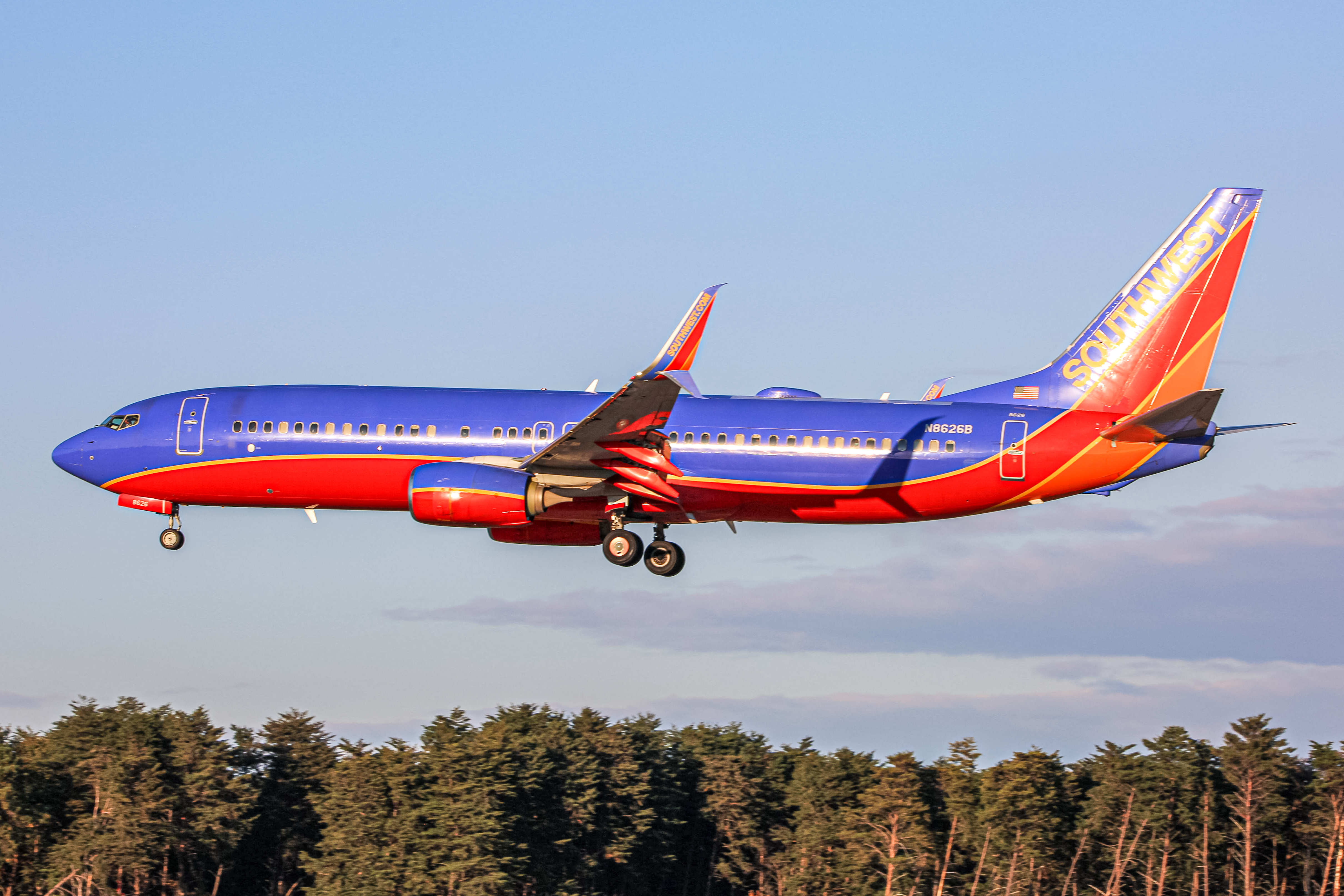 Full size: Southwest Airlines Boeing 737-800 N8626B at Baltimore/Washington International Thurgood Marshall Airport