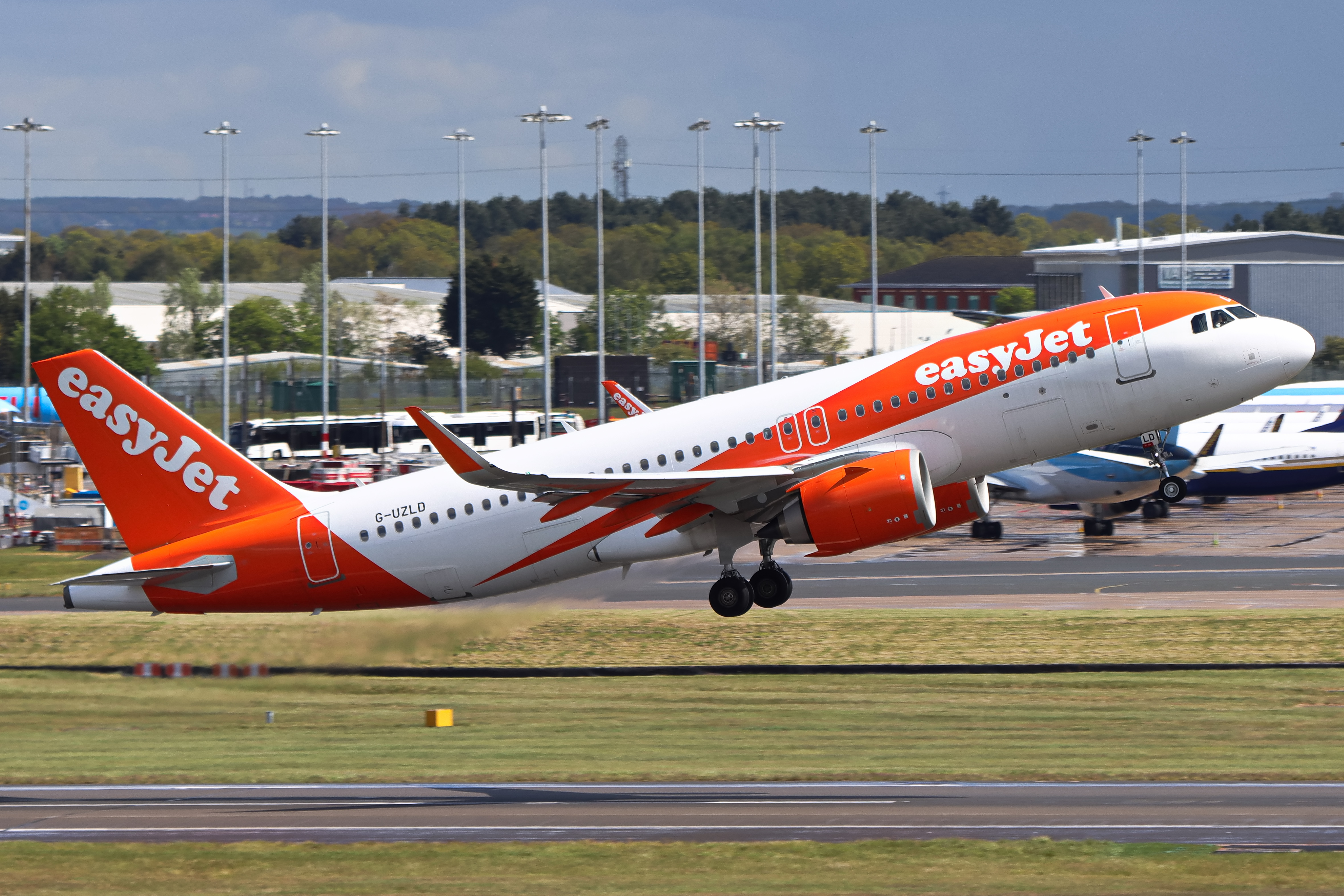 Full size: EasyJet Airbus A320NEO G-UZLD at Birmingham Airport