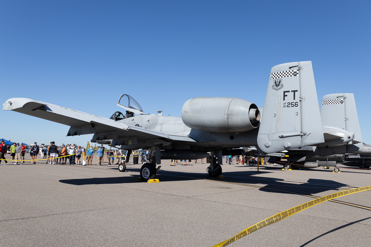 Full size: USAF - United States Air Force Fairchild A-10 Thunderbolt 80-0256 at Mac Dill AFB