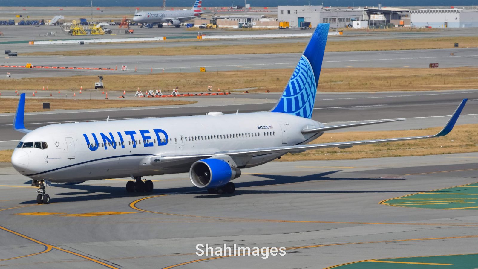 Full size: United Airlines Boeing 767-300ER N670UA at San Francisco International Airport