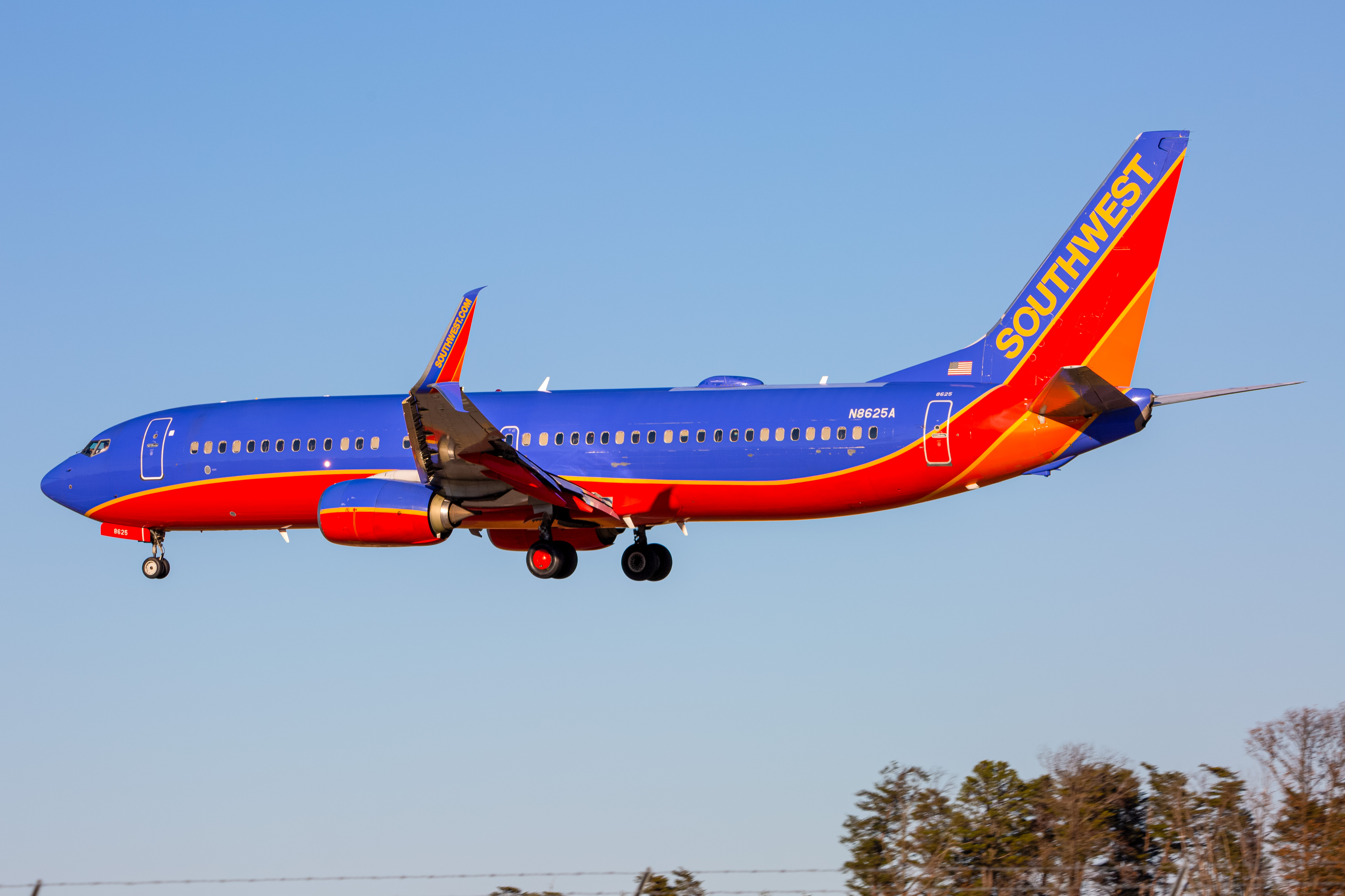 Full size: Southwest Airlines Boeing 737-800 N8625A at Baltimore/Washington International Thurgood Marshall Airport