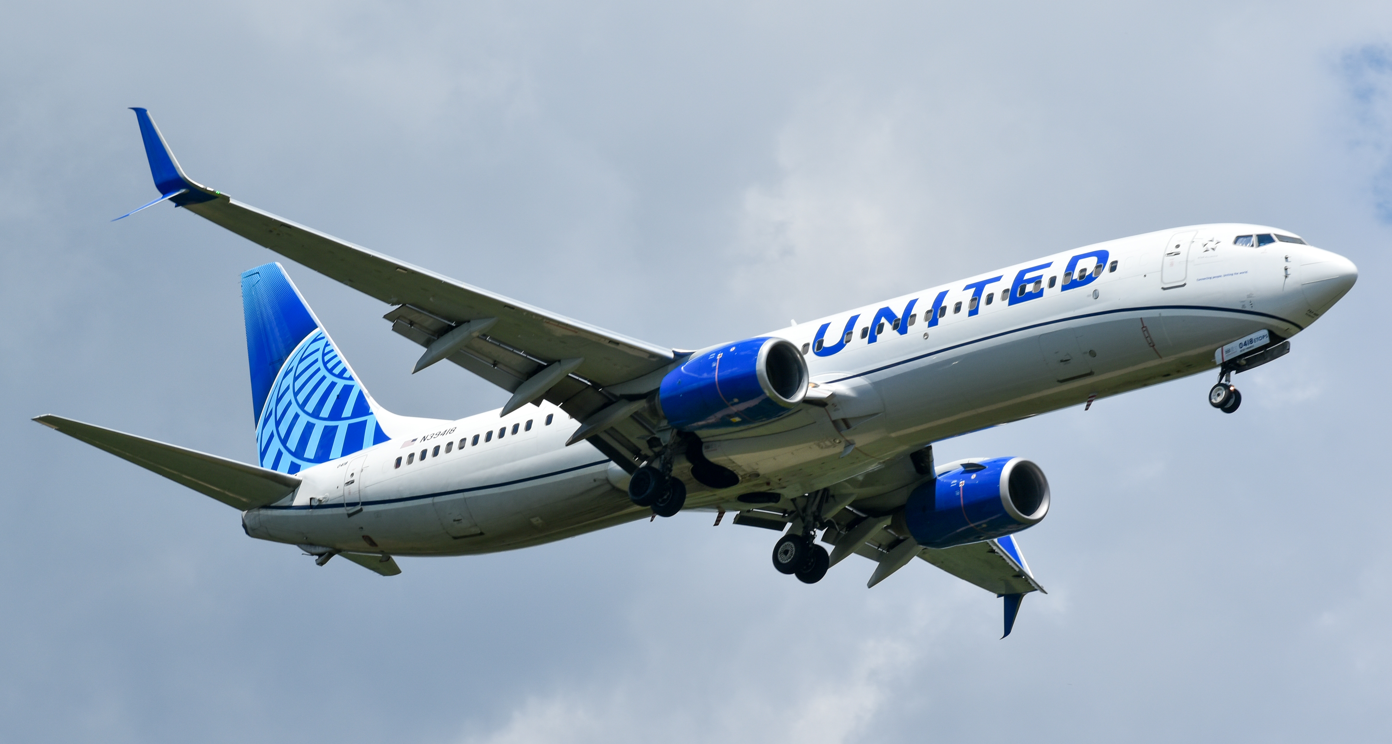 Full size: United Airlines Boeing 737-900ER N39418 at Washington Dulles International Airport
