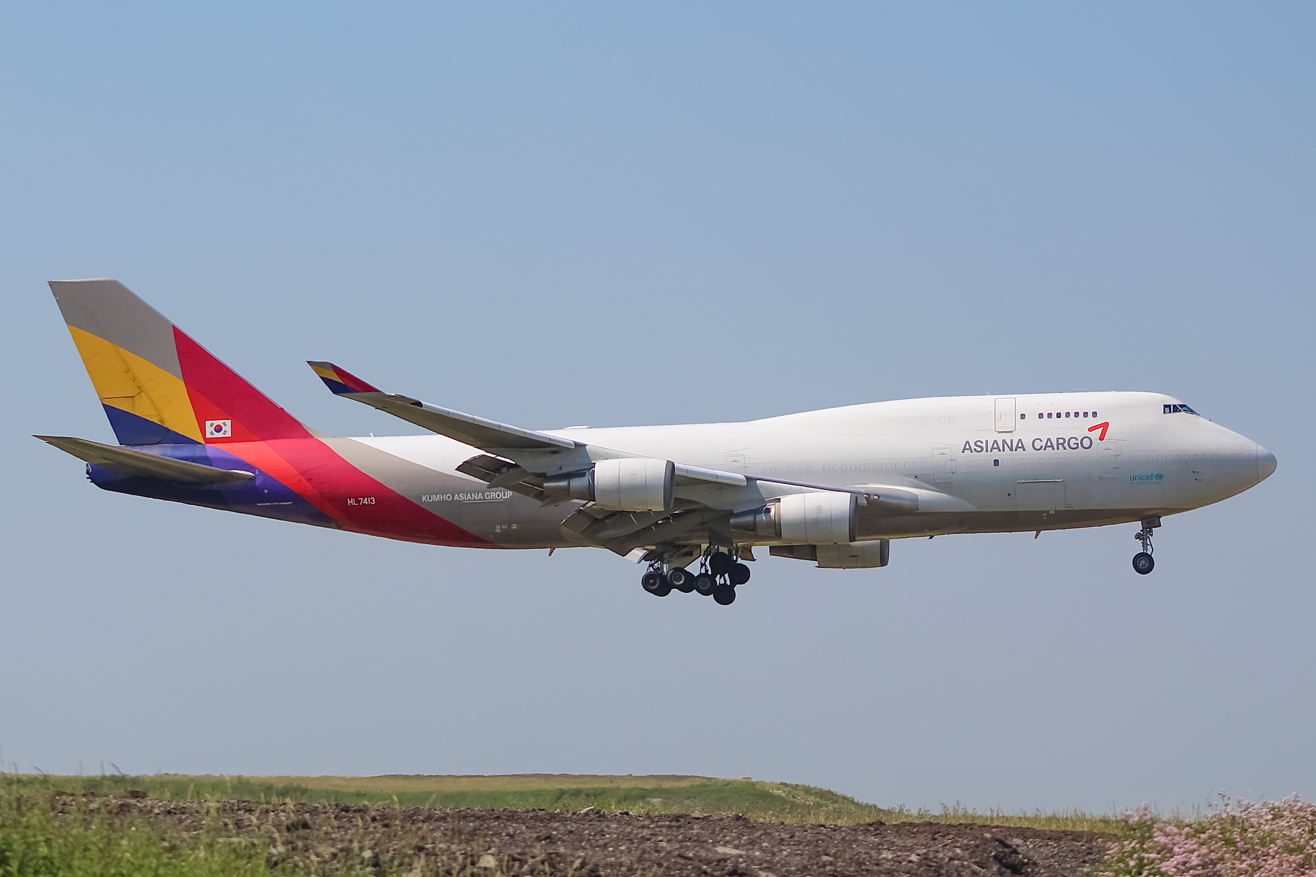 Full size: Asiana Airlines Cargo Boeing 747-400F HL7413 at Chicago O'Hare International Airport