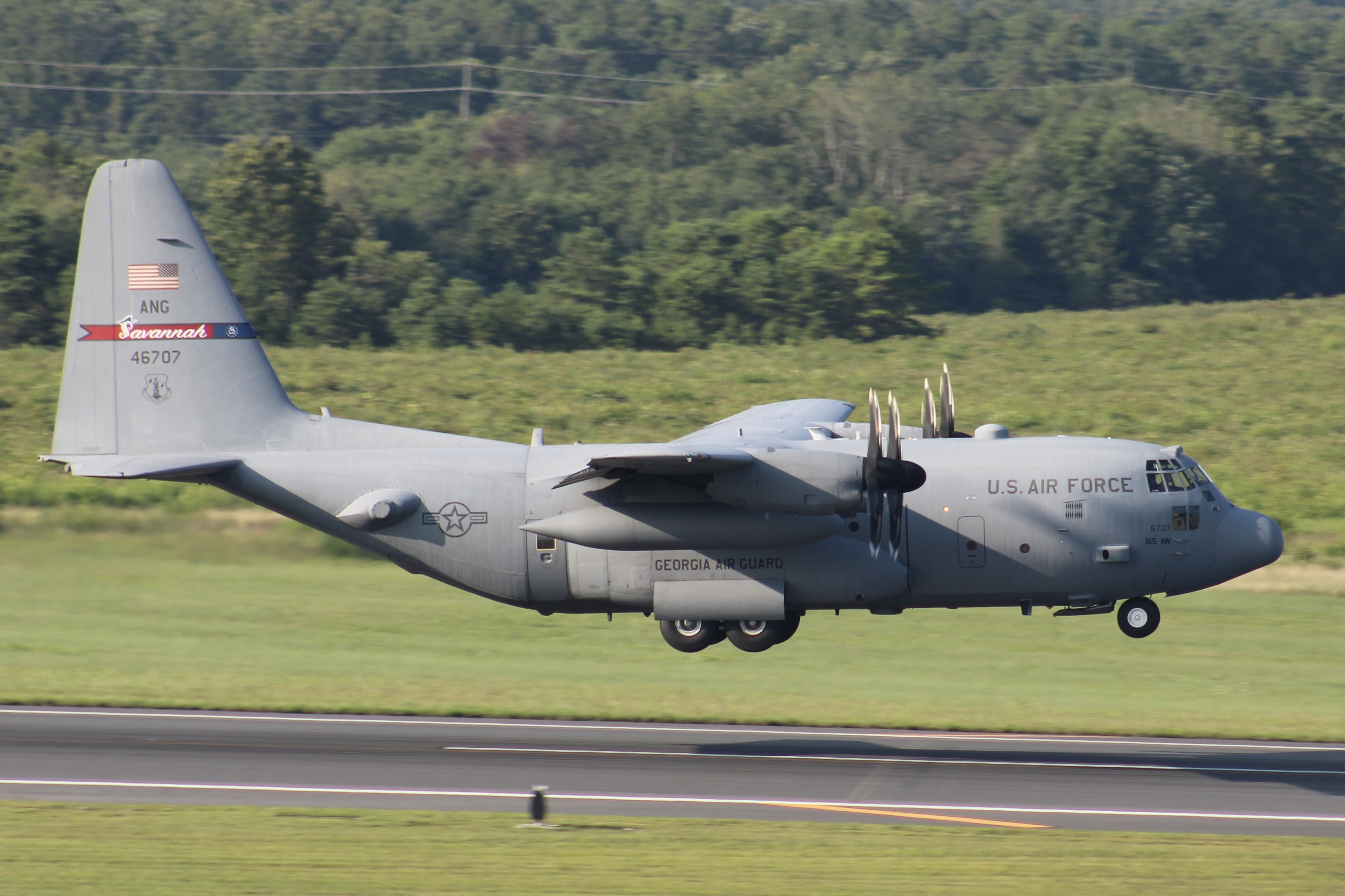 Full size: Air National Guard Lockheed C-130H Hercules 94-6707 at Atlantic City International Airport