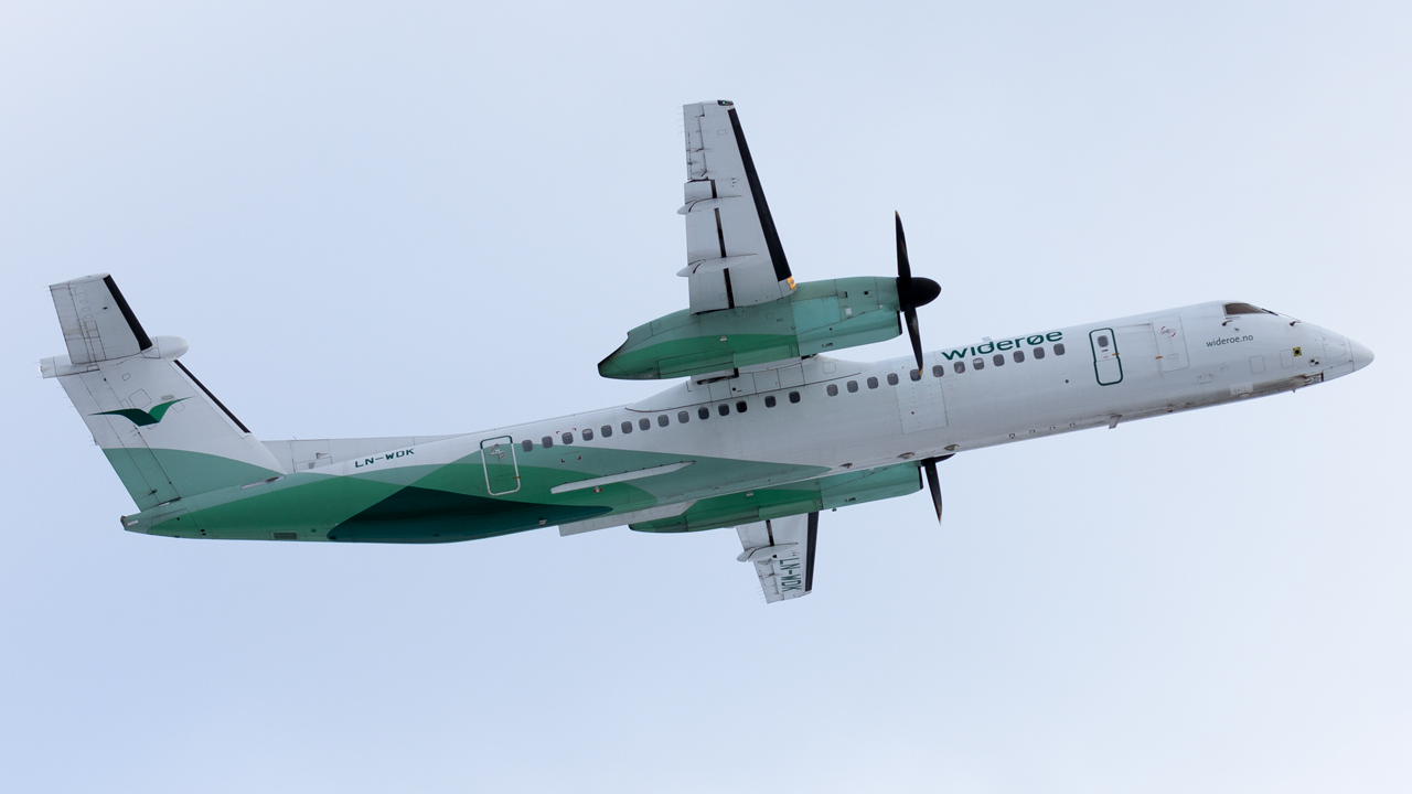 Full size: Widerøe De Havilland Dash-8 q400 LN-WDK at Helsinki Vantaa Airport