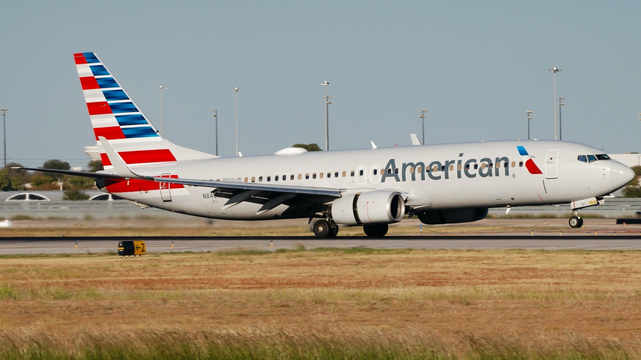 Full size: American Airlines Boeing 737-800 N849NN at Dallas-Fort Worth International Airport